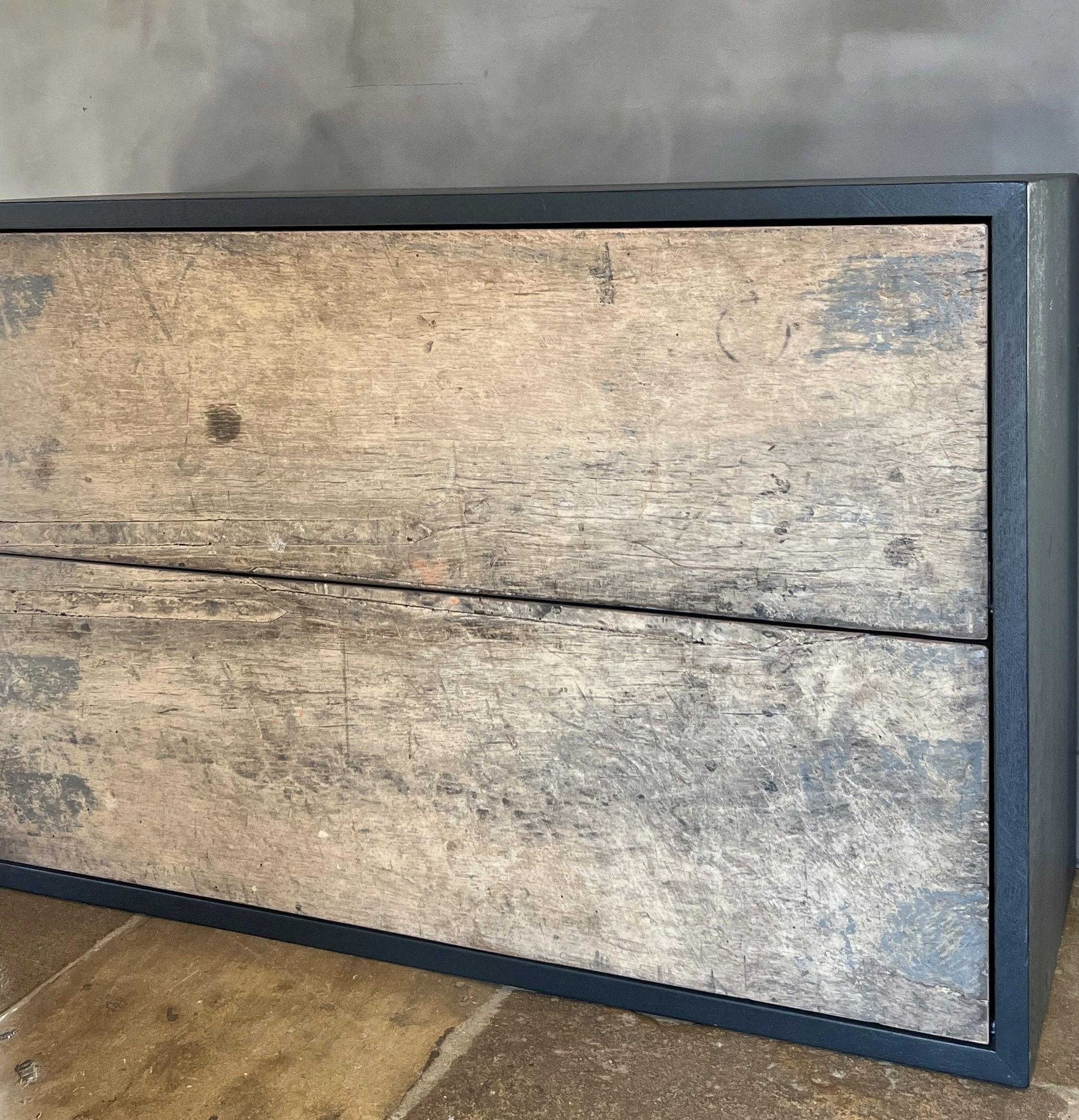 Fatto a mano Cassettiera EDE in noce e quercia recuperata in vendita