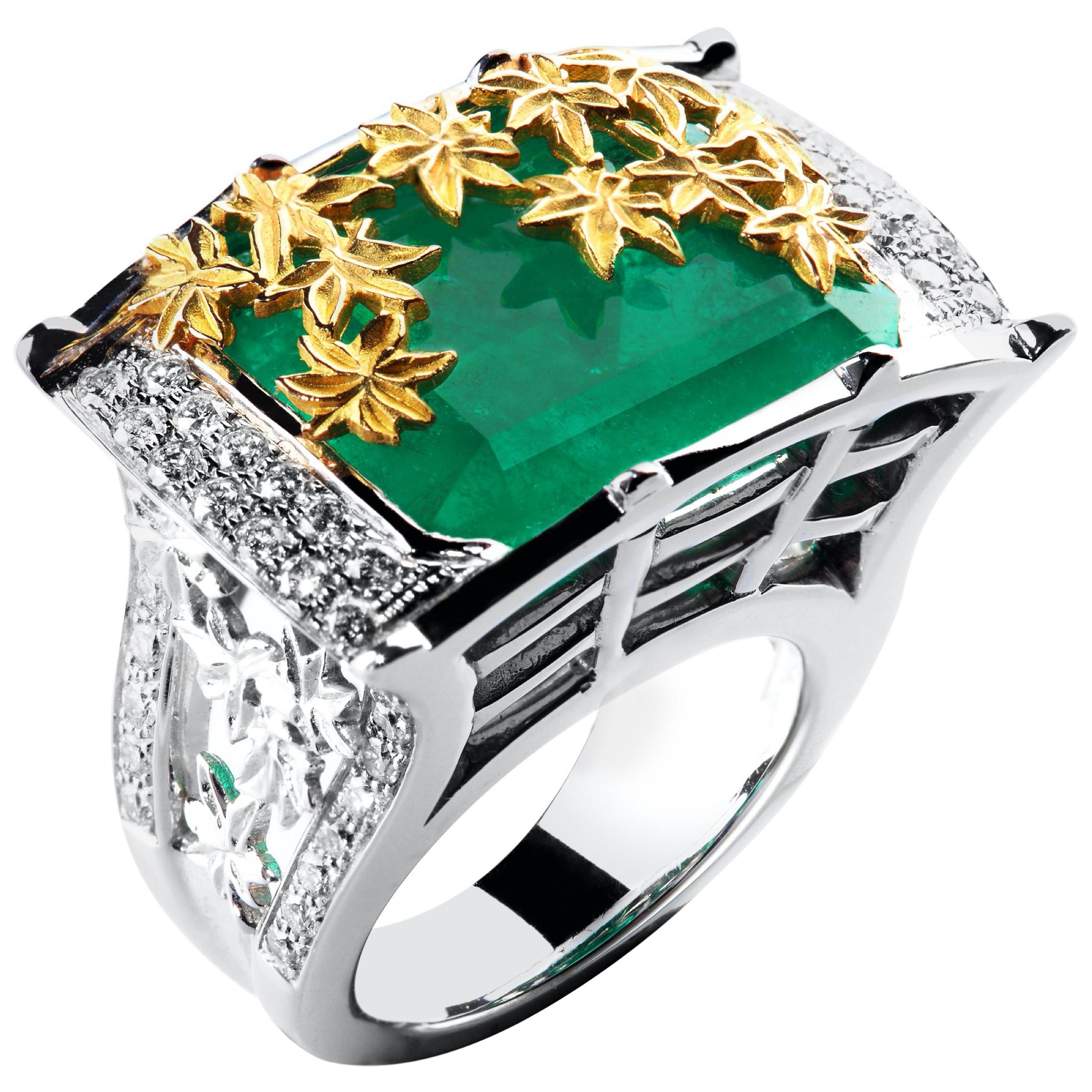 Édéenne 17.7 Carat Emerald 18K White Gold Signet Ring with Gold Japan Maple Leaf For Sale
