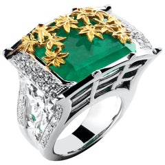 Édéenne 17.7 Carat Emerald 18K White Gold Signet Ring with Gold Japan Maple Leaf