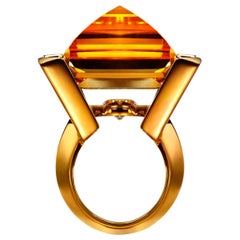 43 Carat Citrine, Cognac Diamond and 18K Gold Geometric Pyramid Ring by Édéenne