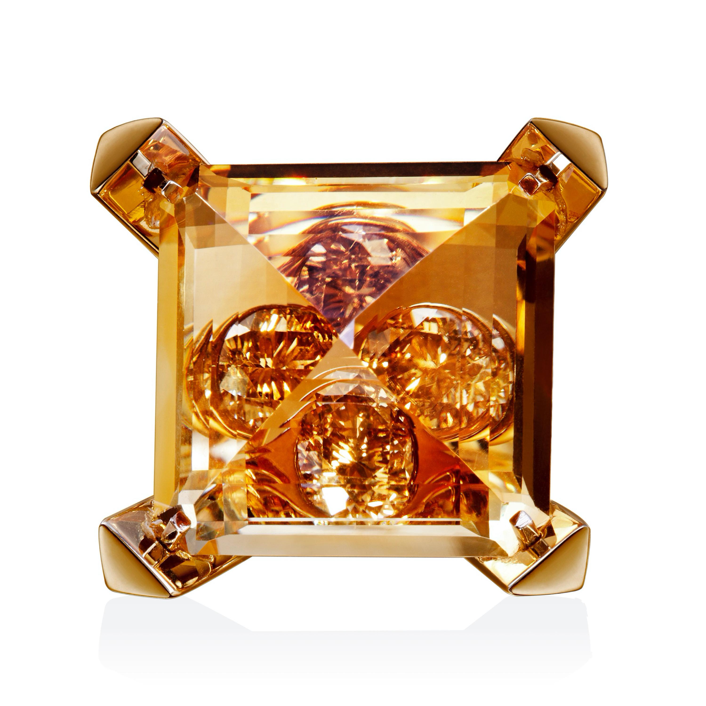 Women's 43 Carat Citrine, Cognac Diamond and 18K Gold Geometric Pyramid Ring by Édéenne For Sale
