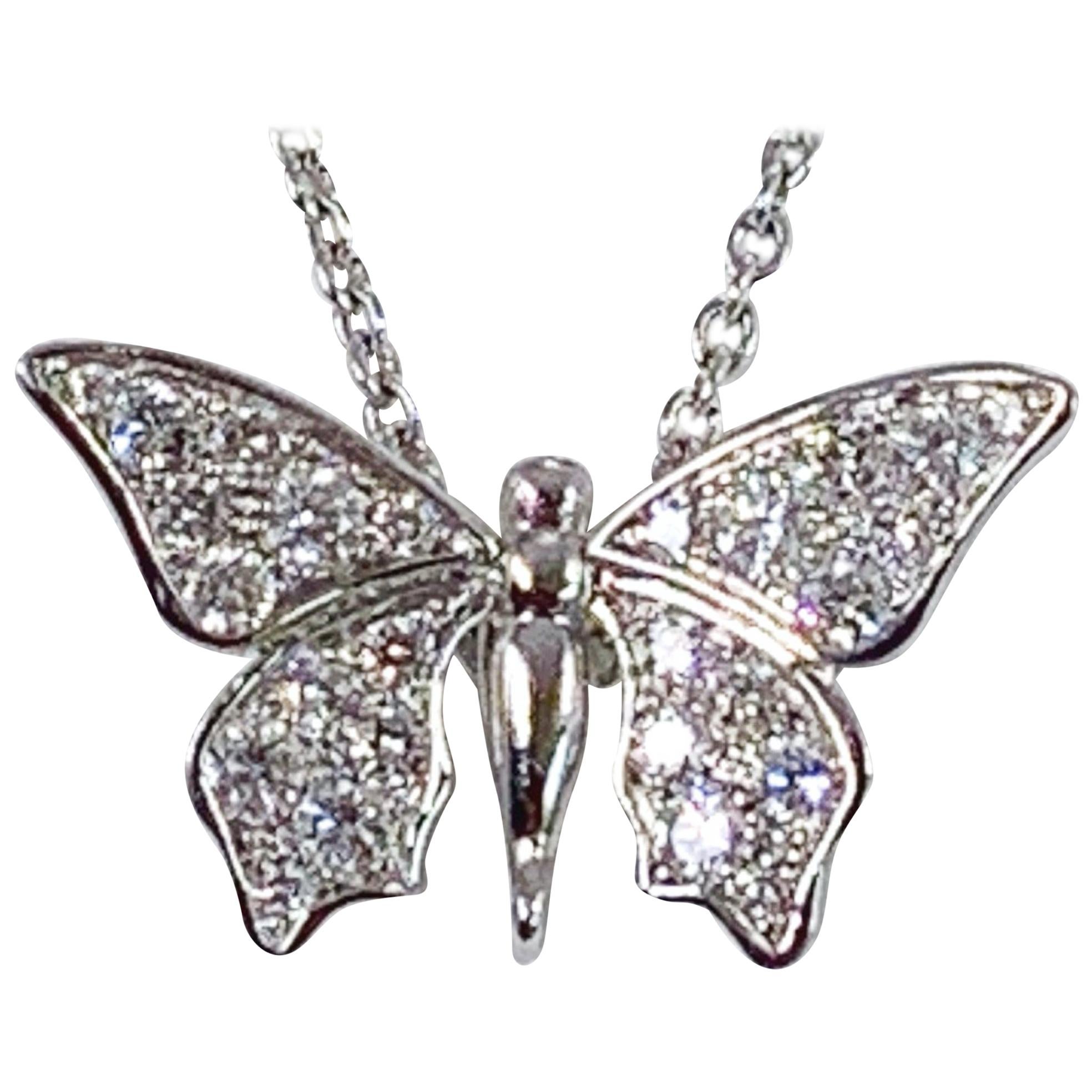 Édéenne Butterfly Diamonds and 18 Karat Gold Pendant For Sale