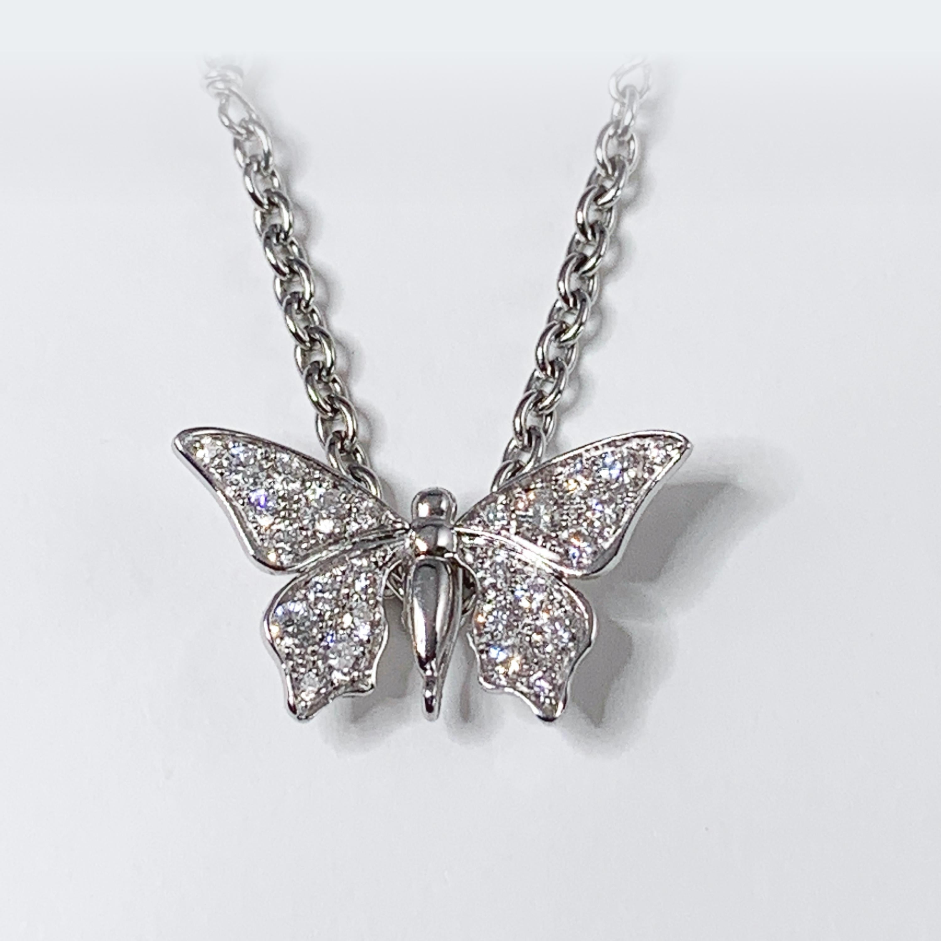 Women's Édéenne Butterfly Diamonds and 18 Karat Gold Pendant For Sale