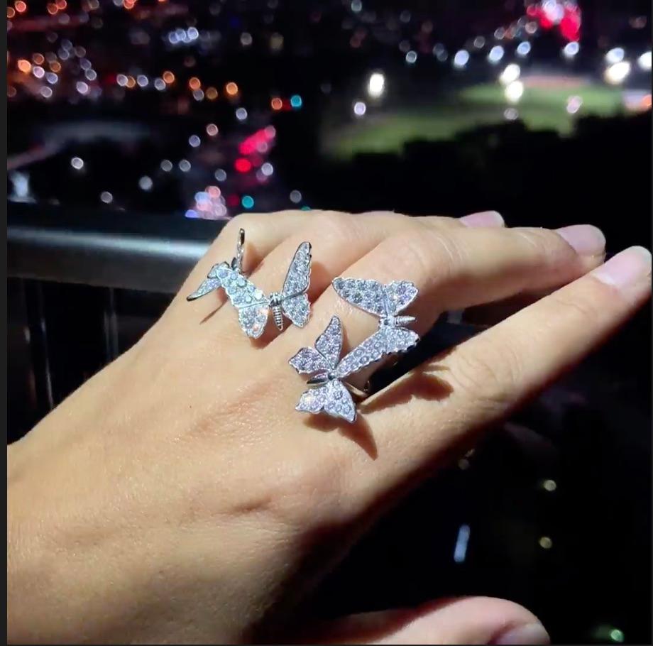 Ed enne Four Butterfly Diamonds and 18k White Gold Two Finger Ring