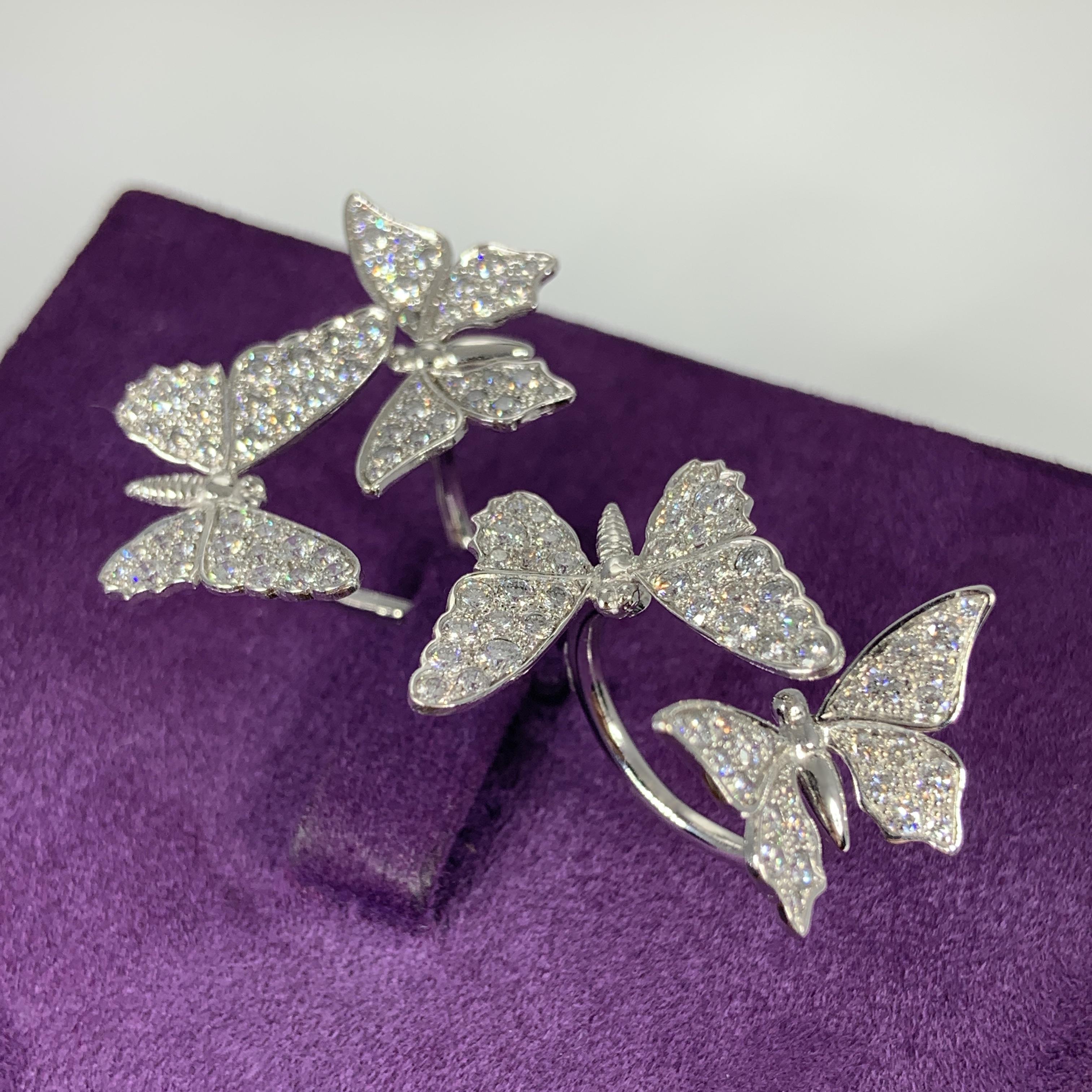 Edéenne Four Butterfly Diamonds and 18k White Gold Two Finger Ring In New Condition For Sale In Paris, FR