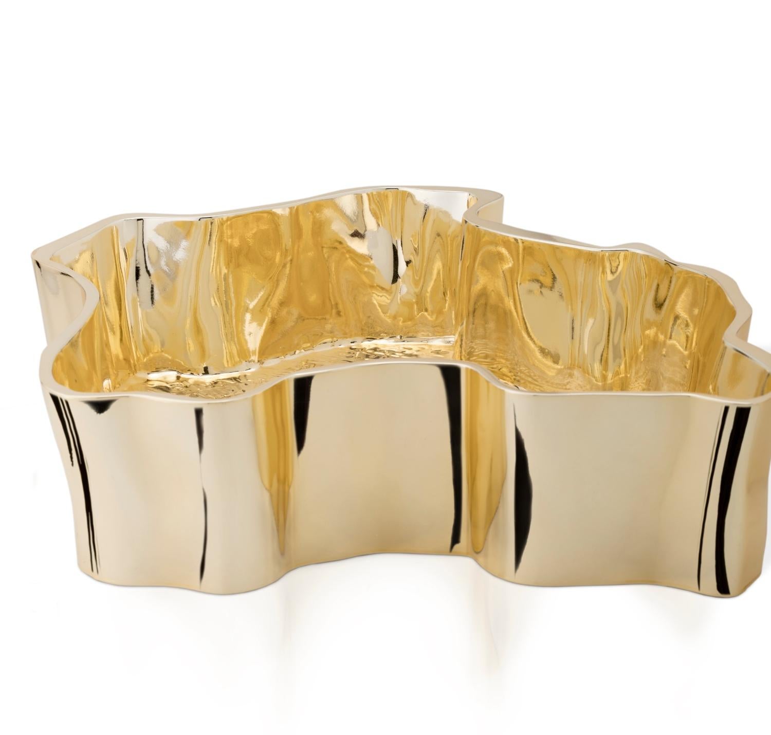 Modern Eden In Gold-Plated Vessel Sink by Maison Valentina

A Modern Eden in Gold-Plated Vessel Sink by Maison Valentina, a vessel sink inspired by the shape of a tree stump, this amazing organically shaped sink is made of casted aluminum and