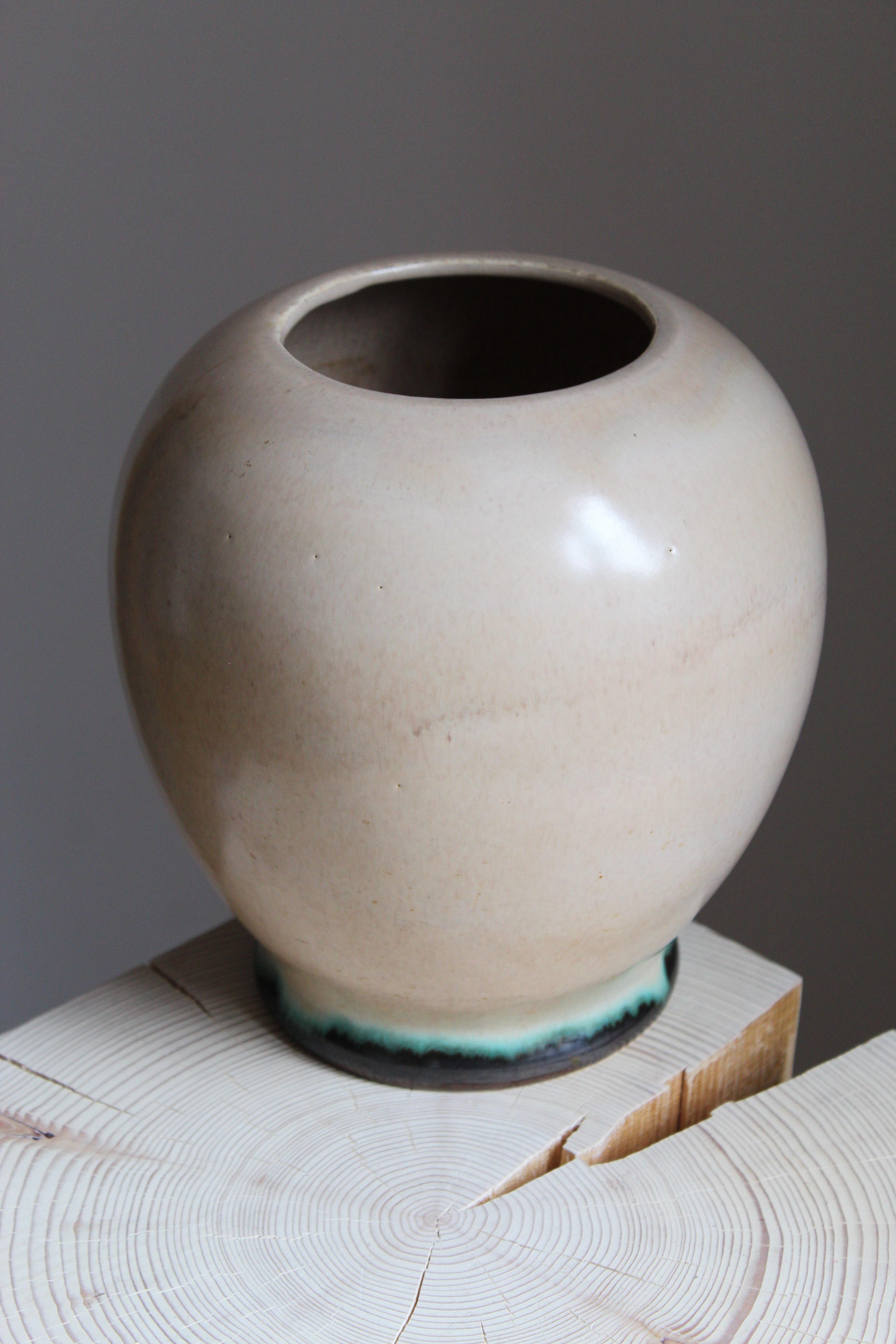 Swedish Edgar Böckman, Sizable Vase, Glazed Stoneware, Höganäs, Sweden, c. 1920s