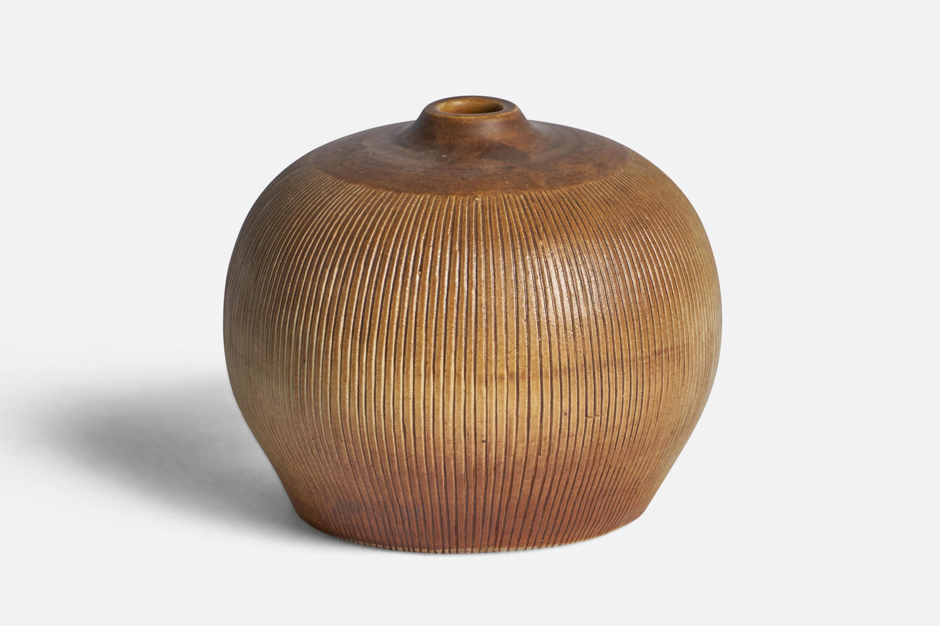 An incised brown-glazed earthenware vase designed and produced by Edgar Böckman, Sweden, 1930s.