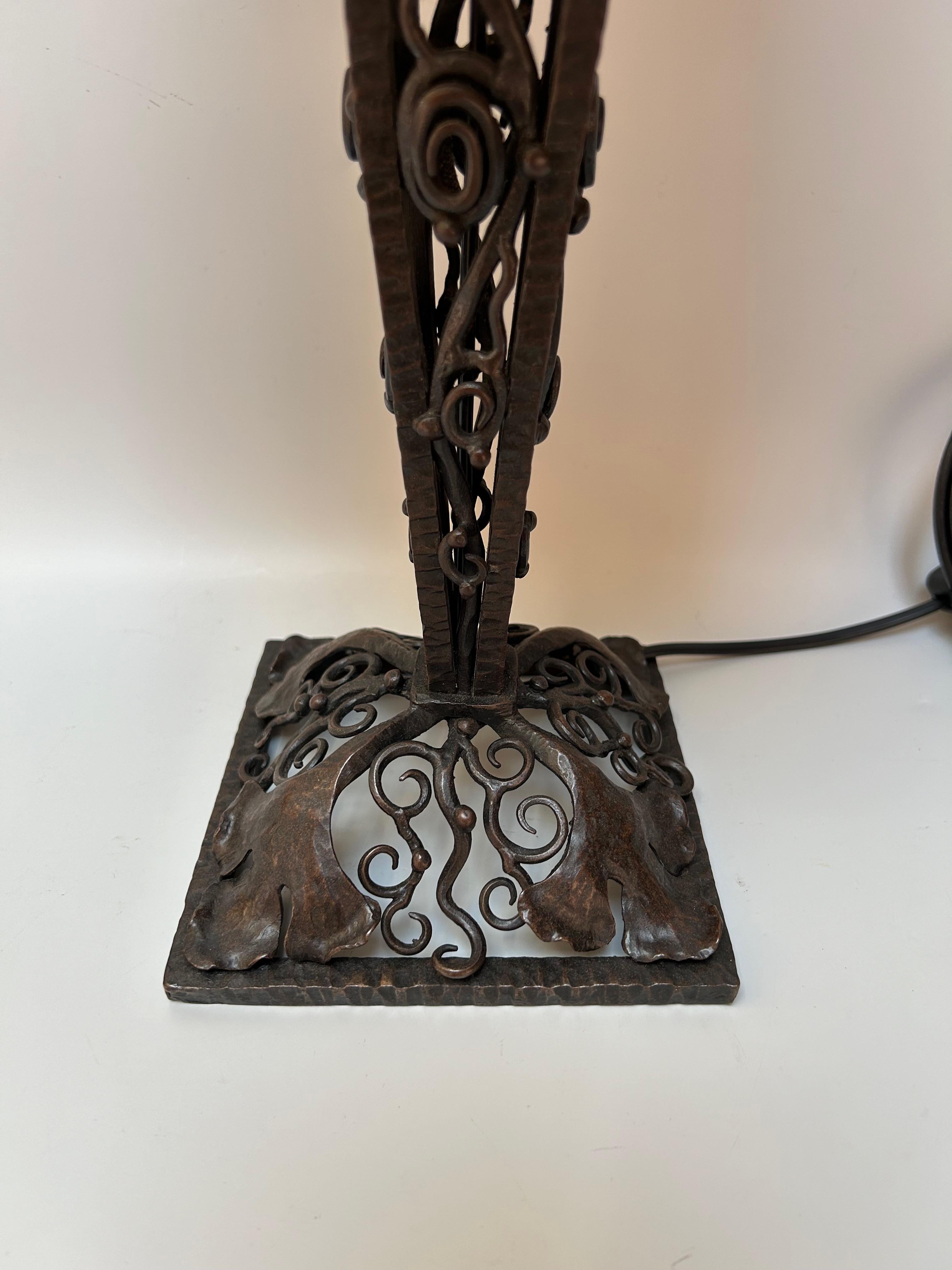 Lámpara Art Déco Edgar Brandt Martillado en venta