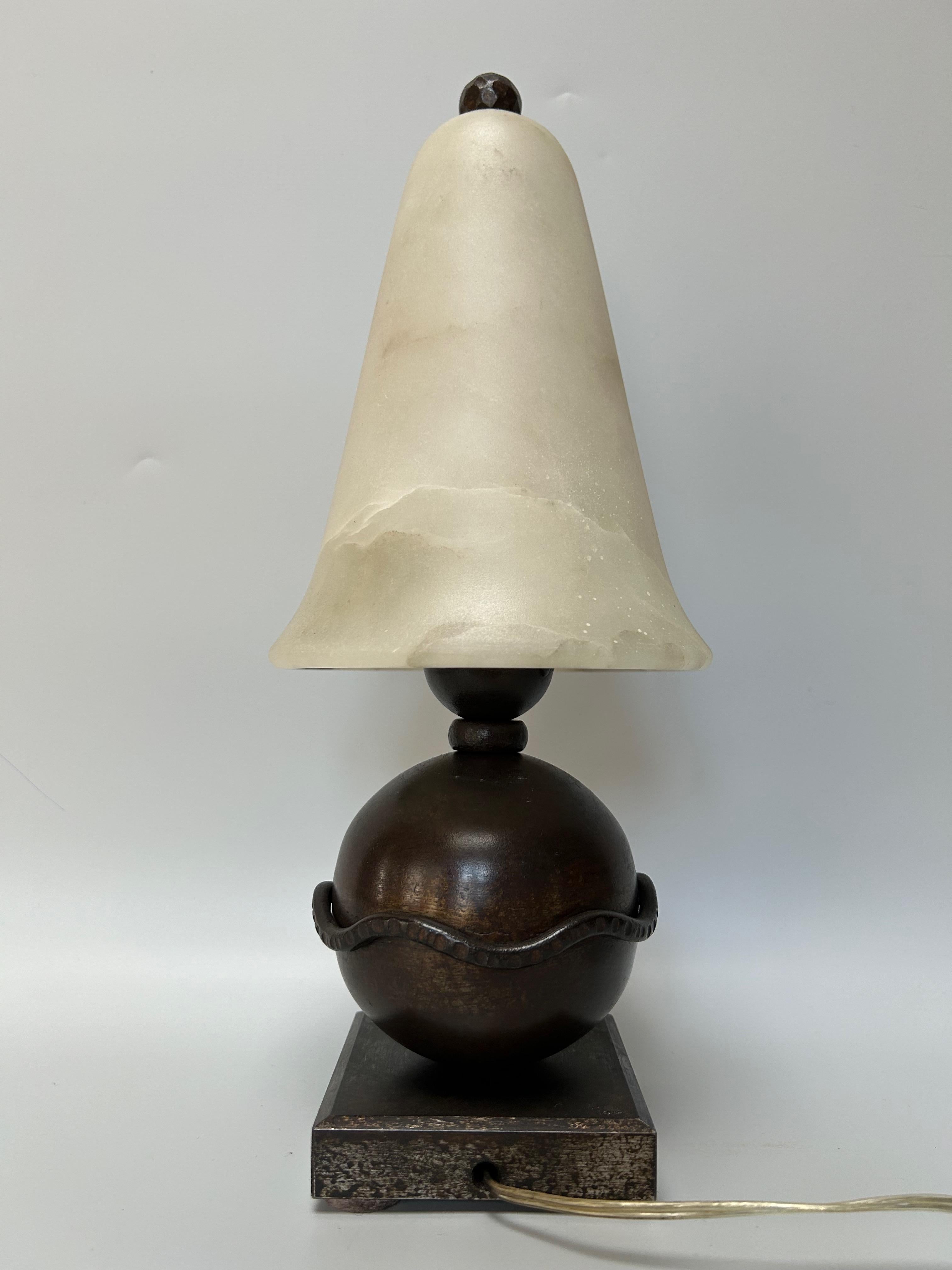 Edgar Brandt Art Deco Lamp Sphere model In Excellent Condition For Sale In NANTES, FR
