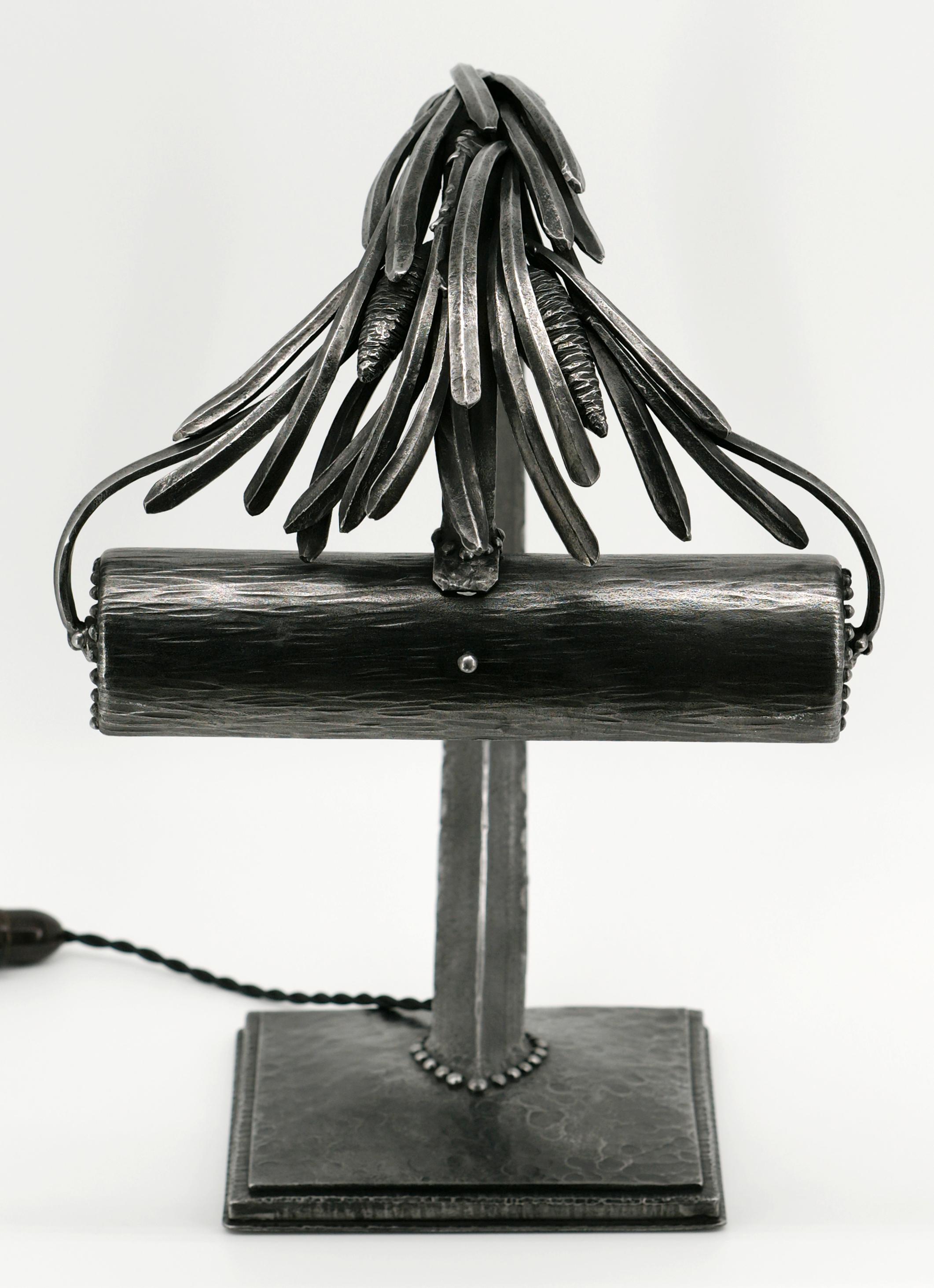 Edgar Brandt French Art Deco Wrought Iron Desk Lamp, circa 1910 In Excellent Condition In Saint-Amans-des-Cots, FR