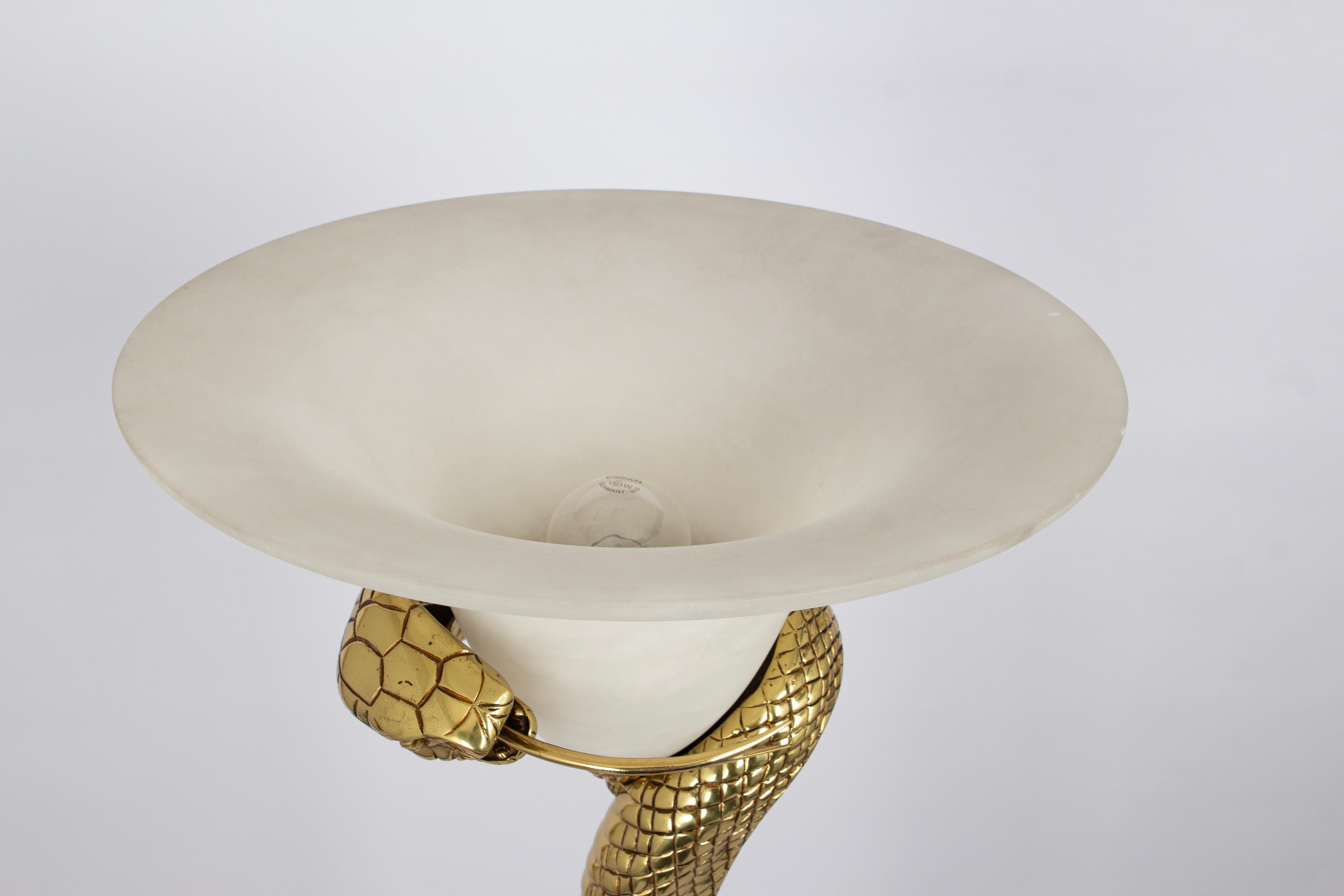 Mid-Century moderno Lampada da terra a serpente in bronzo stile Edgar Brandt in vendita