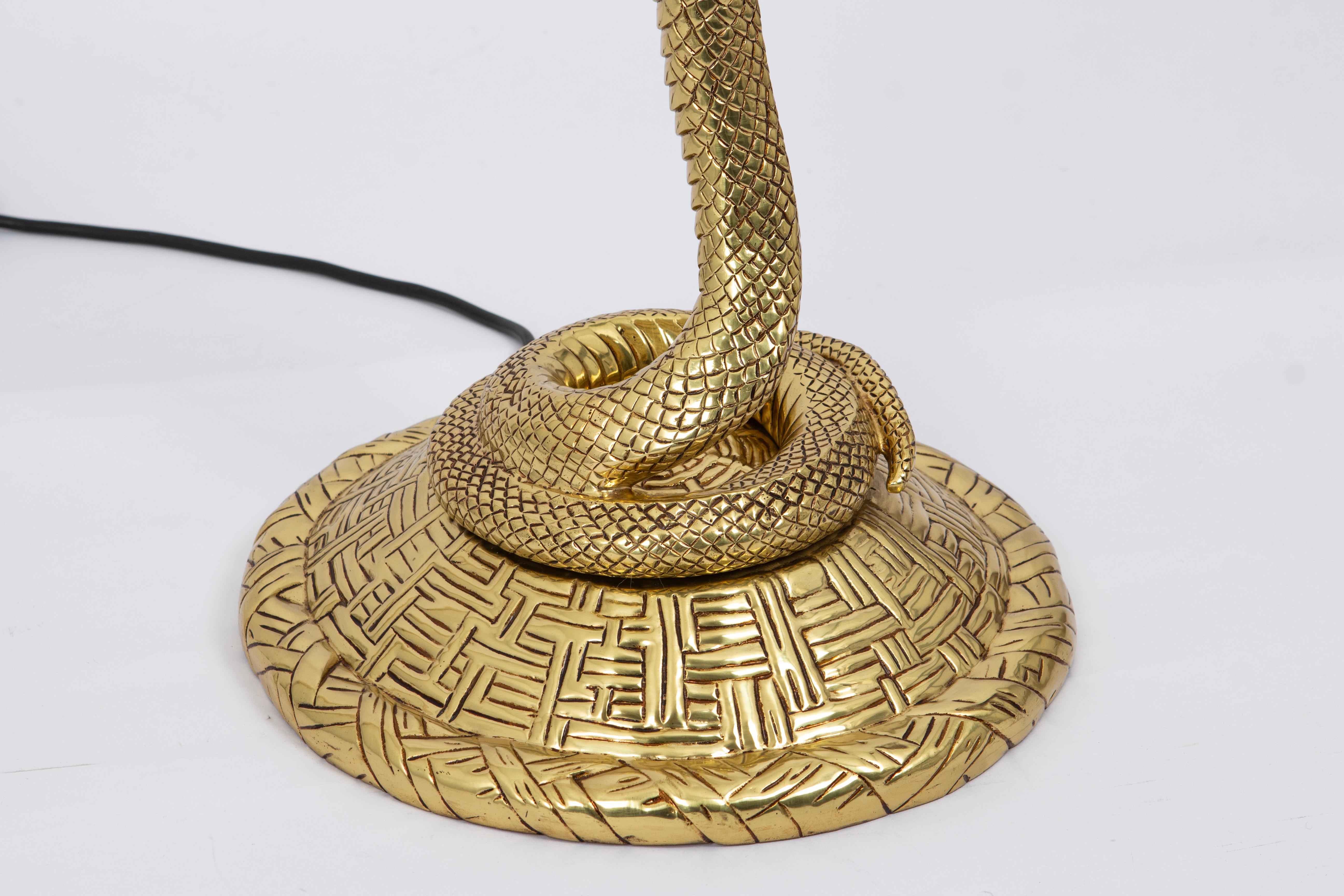 Ottone Lampada da terra a serpente in bronzo stile Edgar Brandt in vendita