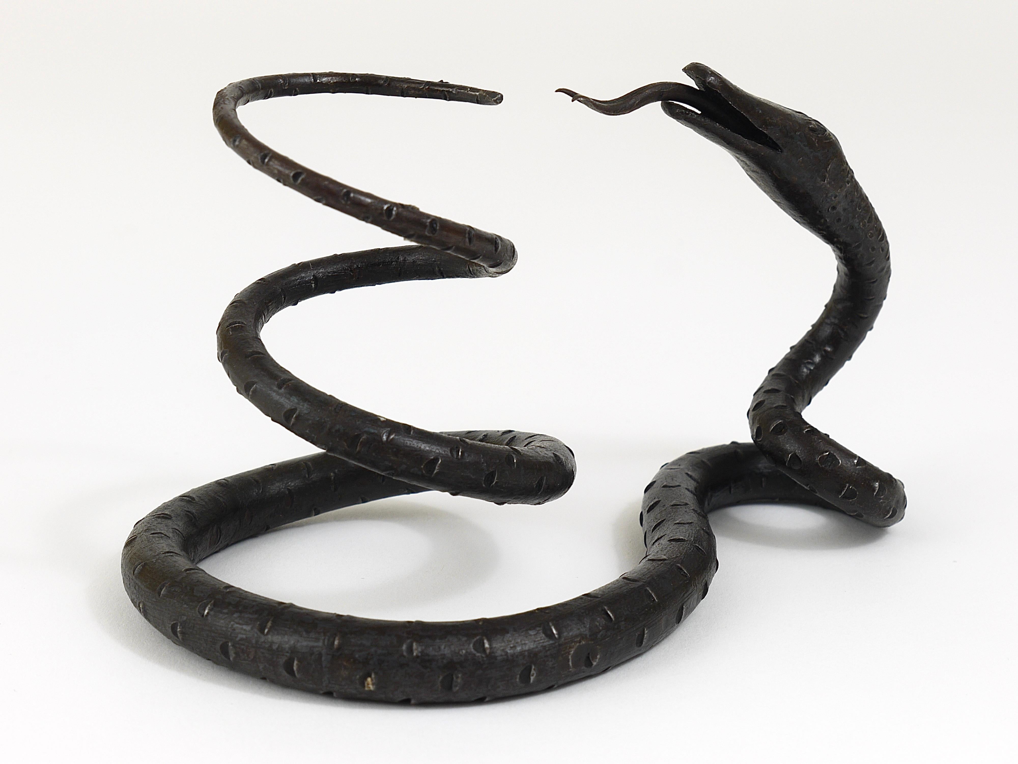Edgar Brandt Style Hand Forged Iron Snake or Serpent Sculpture, Austria, 1920s In Good Condition For Sale In Vienna, AT