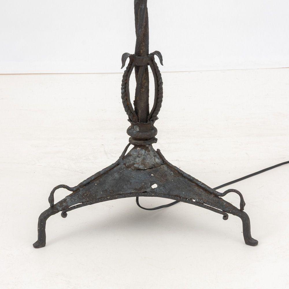 Lampadaire en fer forgé de style Edgar Brandt Bon état - En vente à Astoria, NY