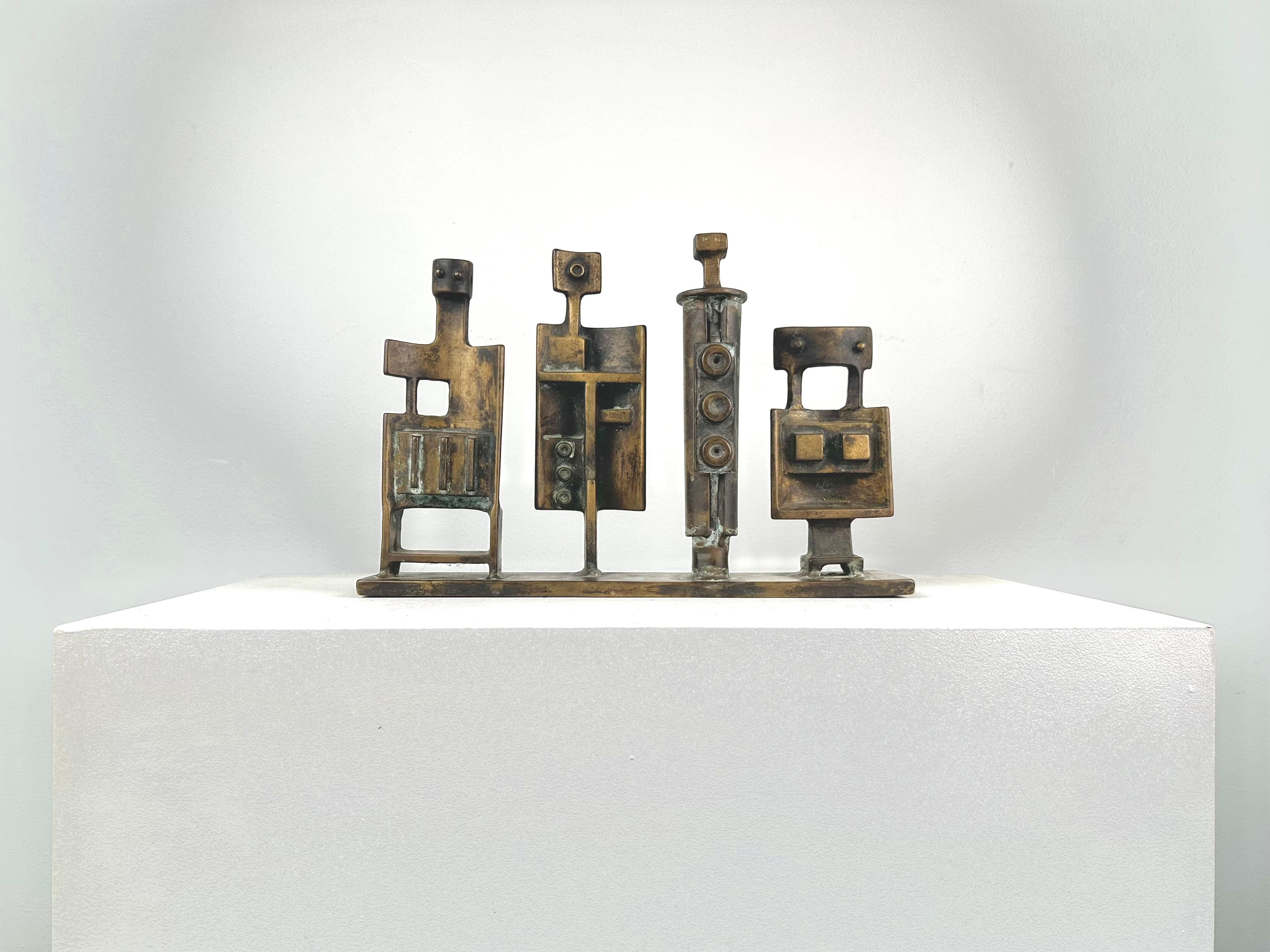 Four Figures - Sculpture by Edgar Tafur