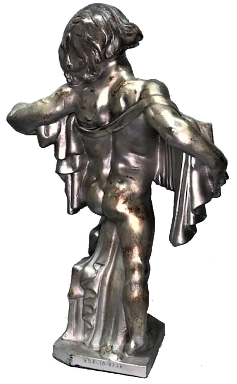 Argenté Edgardo Simone, Joueur d'accordéon, Sculpture en plâtre argenté Art Déco, vers 1925 en vente