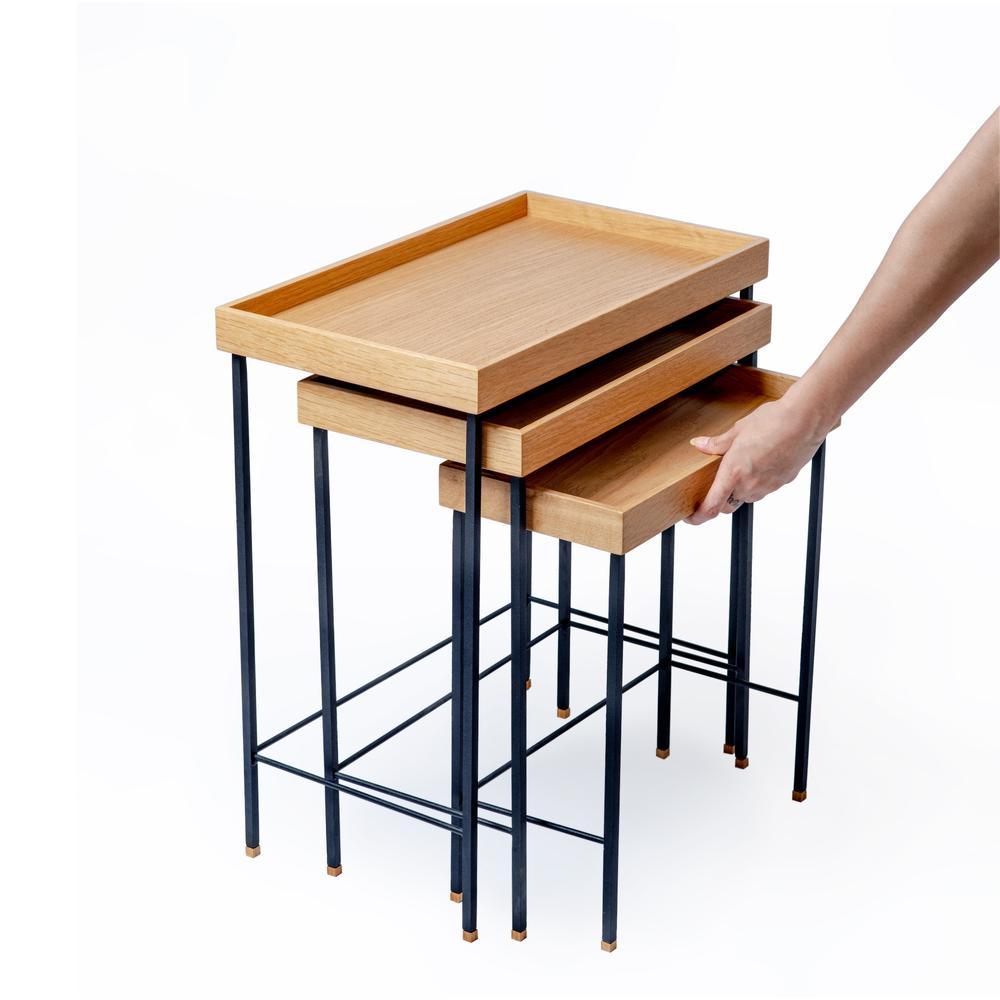 Mesa nido EDGE, tablero de roble, patas de metal negro, miel Artes y manualidades en venta