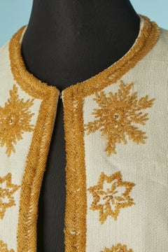 Chaqueta de seda cruda blanca con abalorios Circa 1950