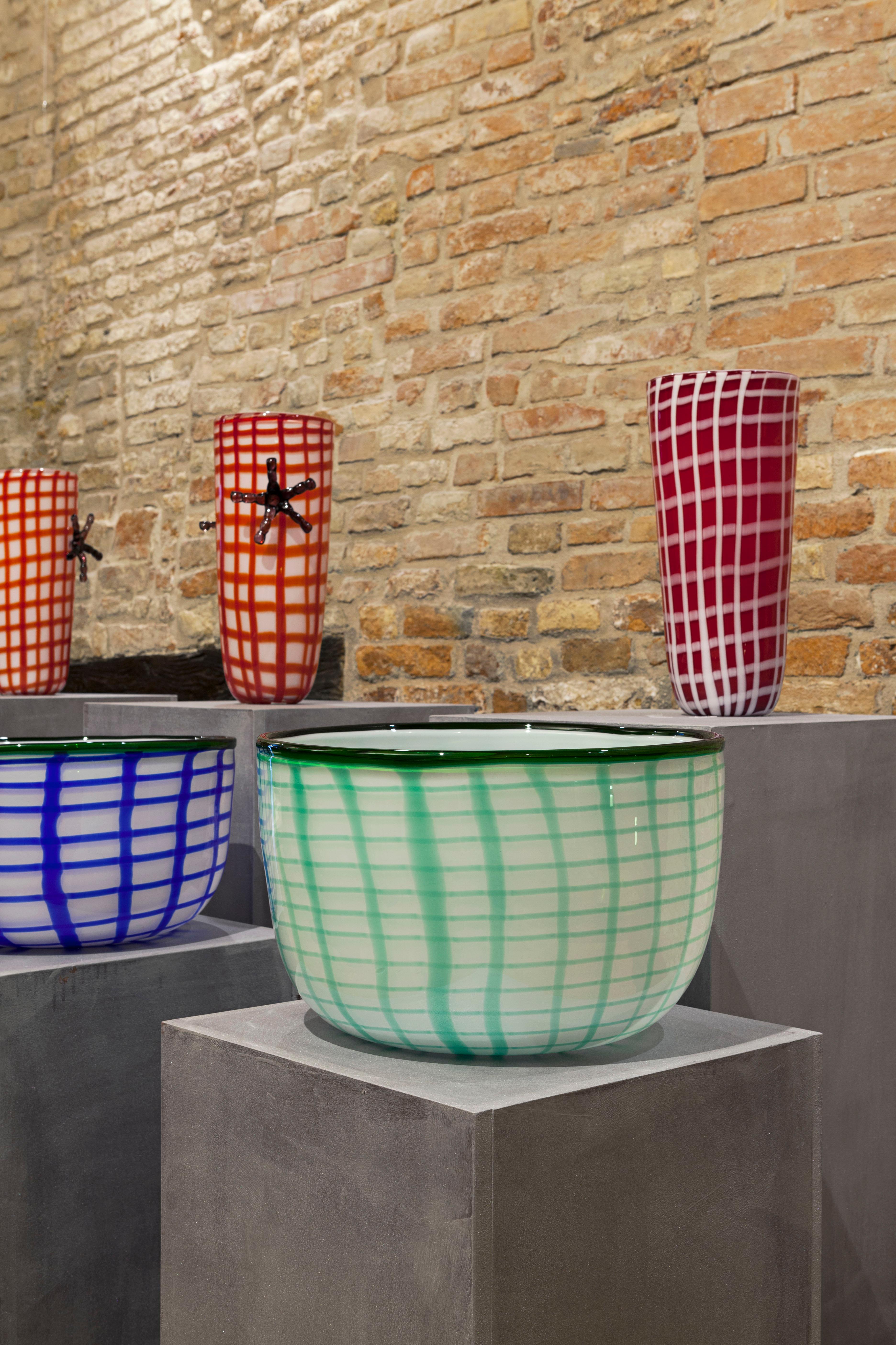 Elena Cutolo-Schale aus Muranoglas des 21. Jahrhunderts in verschiedenen Farben im Angebot 3