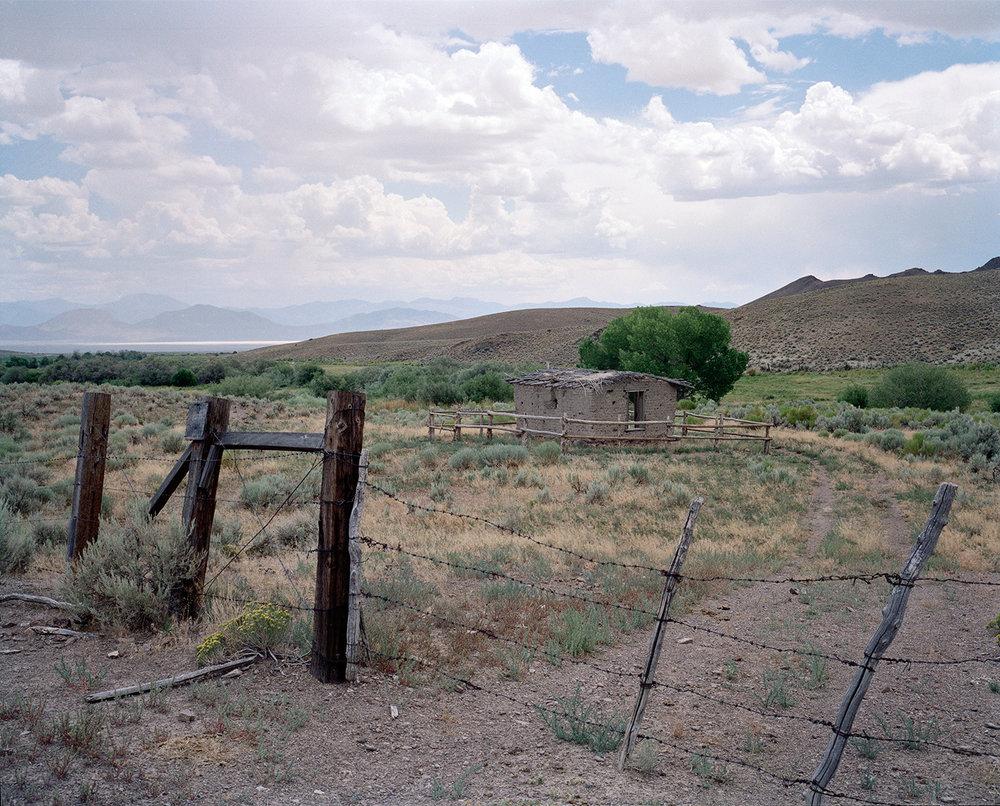Color Photograph Edie Winograde - Photographie de paysage américain « Pony Express Nevada »
