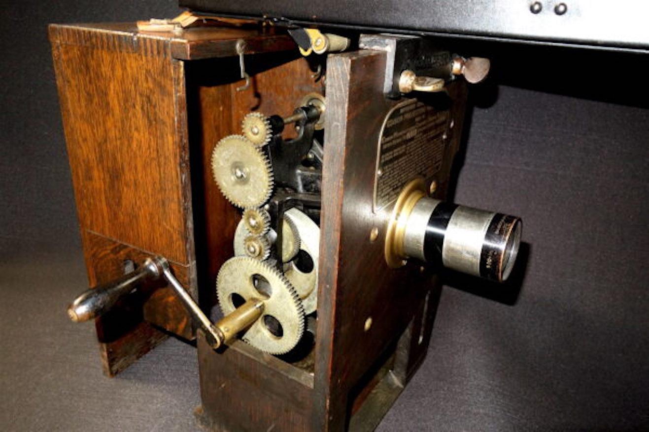 American Edison 35mm Projecting Kinetoscope, Hand Crank Patented 1897, Built Ca. 1910 OBO For Sale