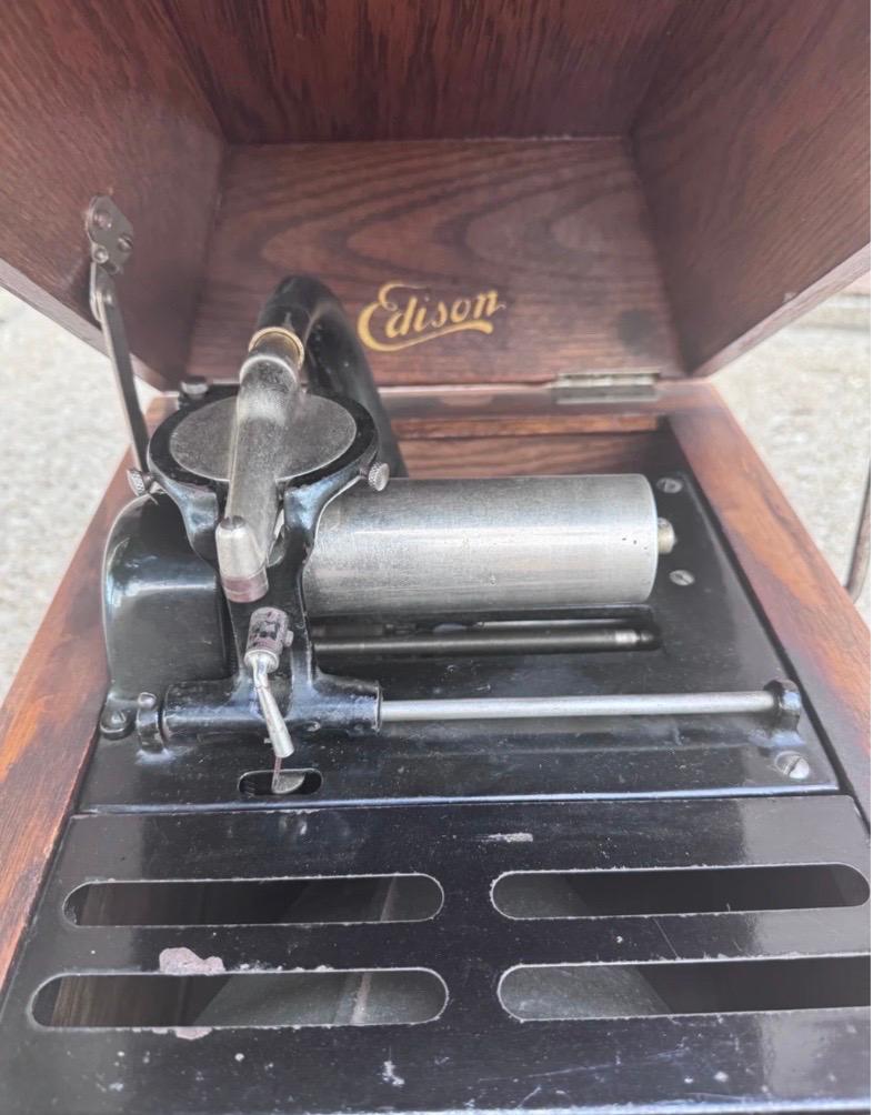 Tourne-disque à cylindre pour phonographe Edison Amberola X 
Vers le début du 20e siècle 
Dimensions 
H 12.5