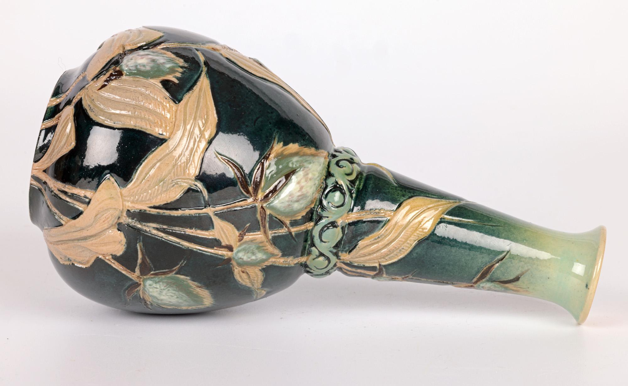 D. A. Vaso con cardo di Doulton Lambeth Aesthetic Movement in vendita 1