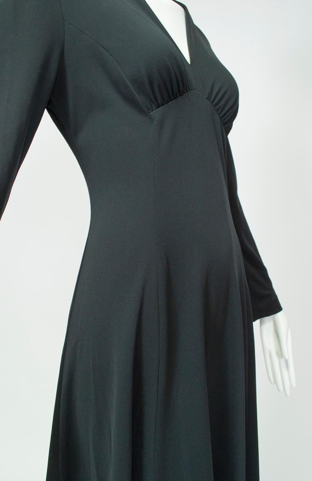 Swirling Black Jersey Disco Day Dress with Plunging Bodice – M, 1960s For Sale 2