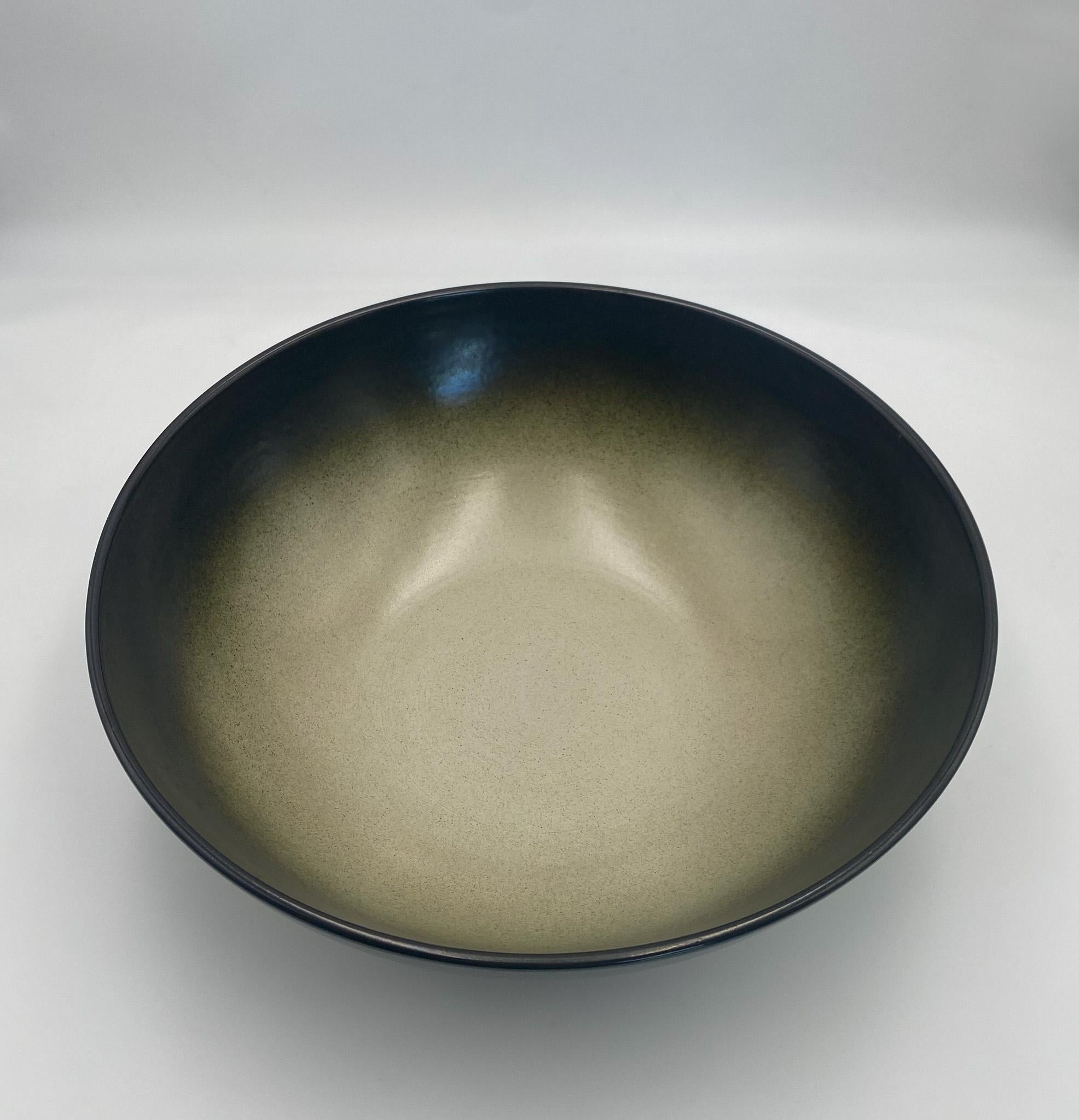 American Edith Heath Coupe Line Pottery Large Ceramic Serving Bowl, California, c.1960 For Sale