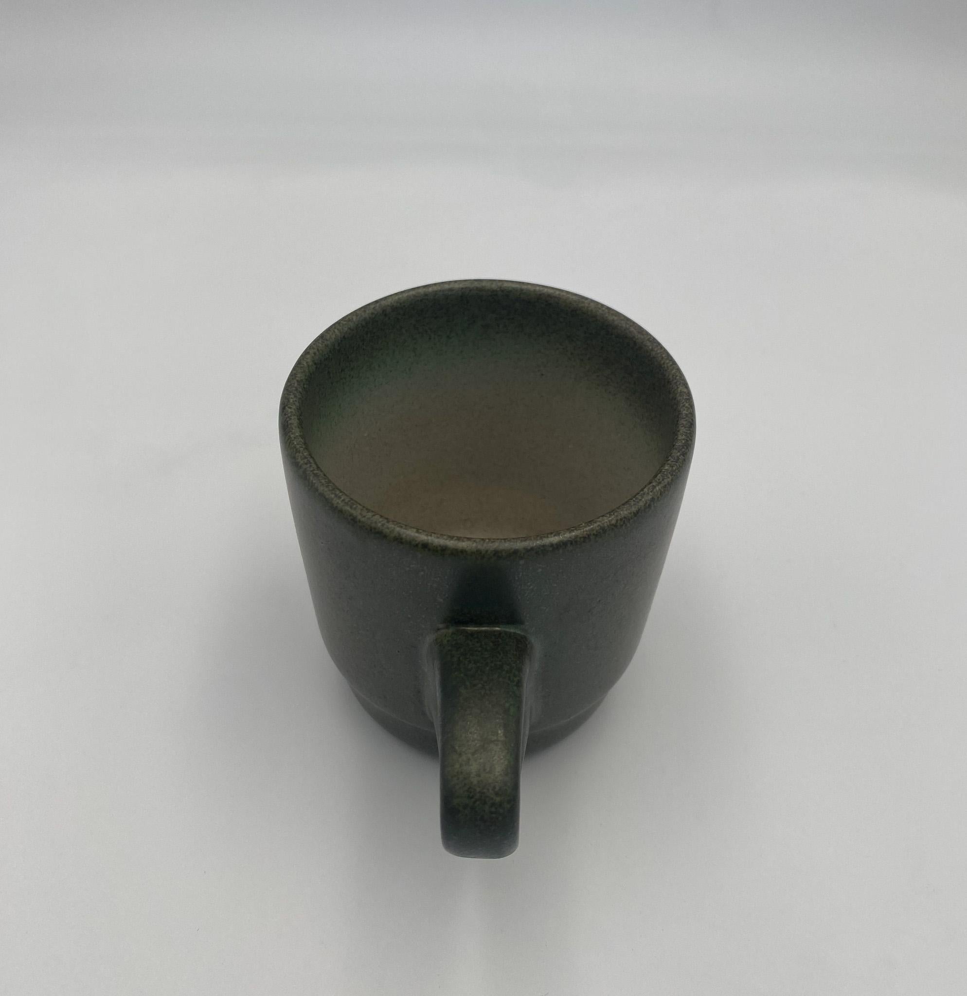 Coupe Line Pottery Sea & Sand Ceramic Cup d'Edith Heath, Californie, vers 1960 en vente 1