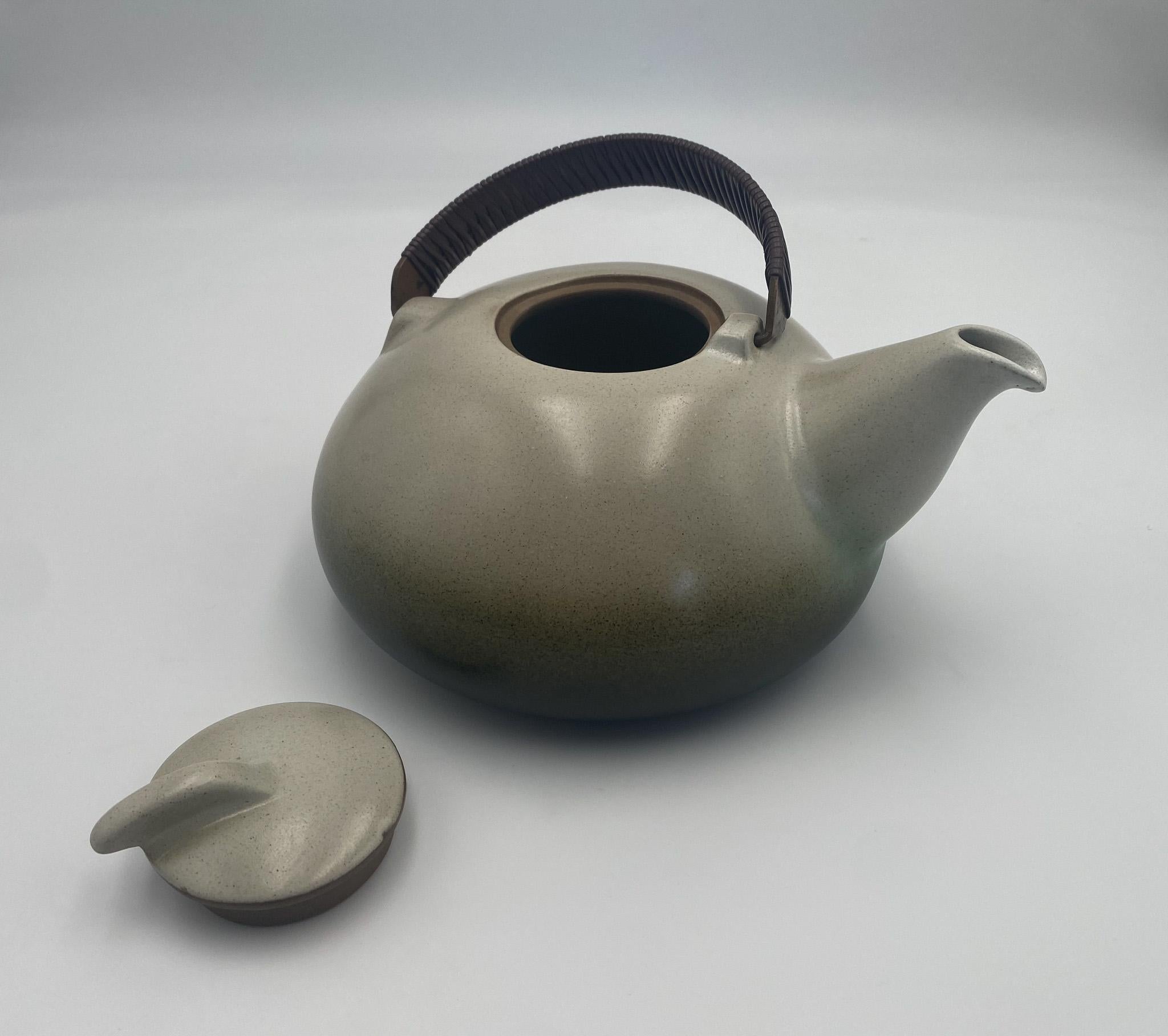 Edith Heath Coupe Line Pottery Sea & Sand Ceramic Teapot, California, c.1960 3