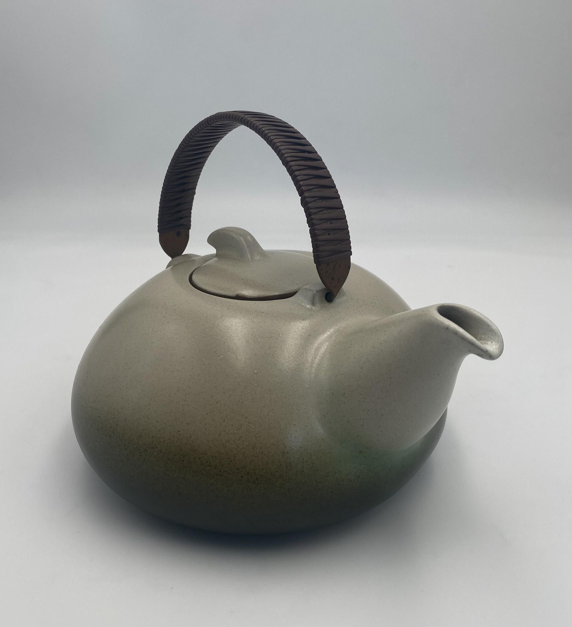 Edith Heath Coupe Line Pottery Sea & Sand Ceramic Teapot, California, c.1960 8
