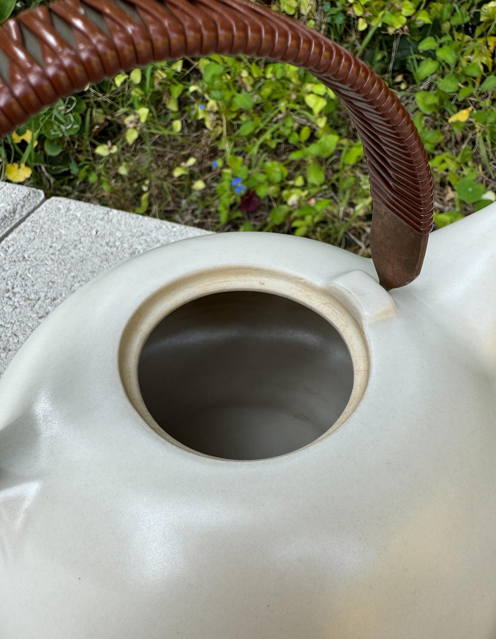 Edith Heath Pottery Ceramic Teapot, California, c.1960 10