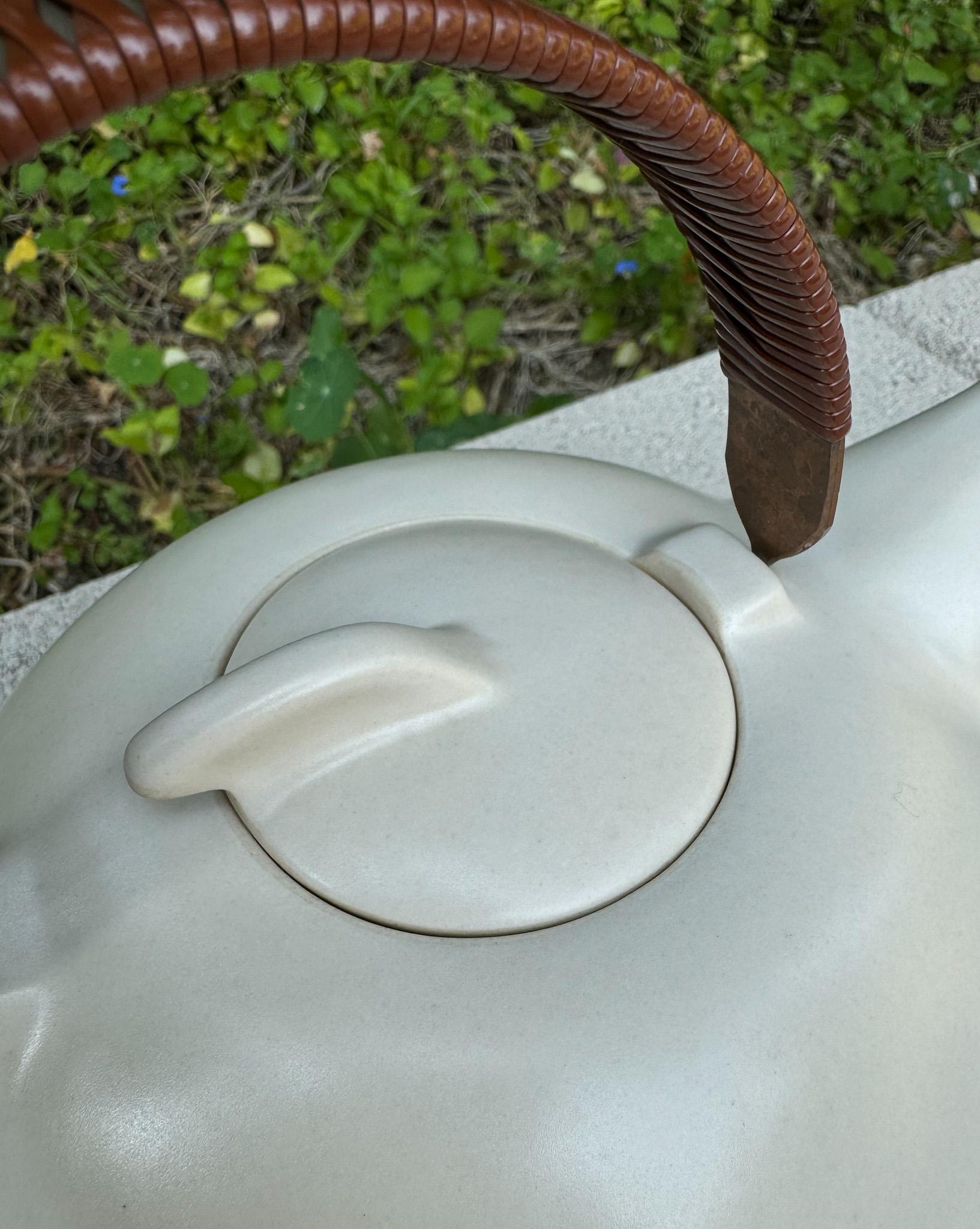 Edith Heath Pottery Ceramic Teapot, California, c.1960 11