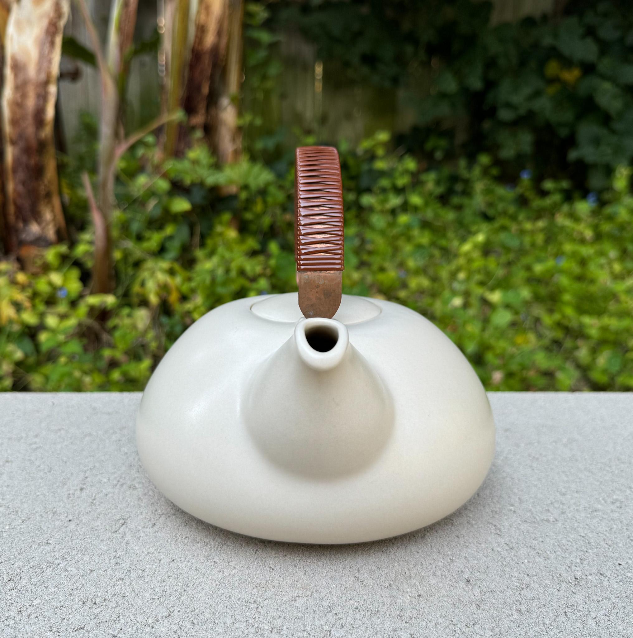 Edith Heath Pottery Ceramic Teapot, California, c.1960 13