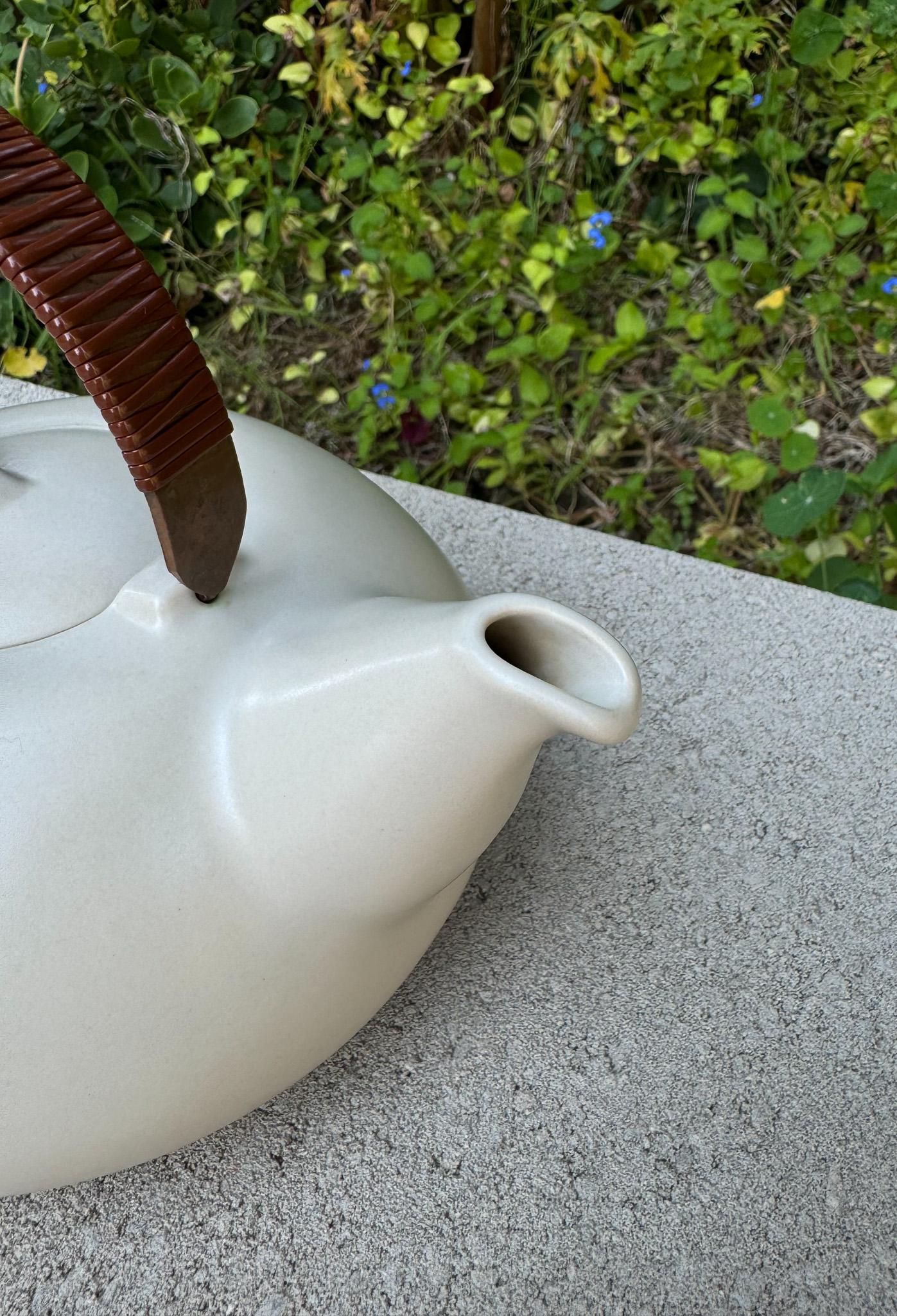 Mid-Century Modern Edith Heath Pottery Ceramic Teapot, California, c.1960