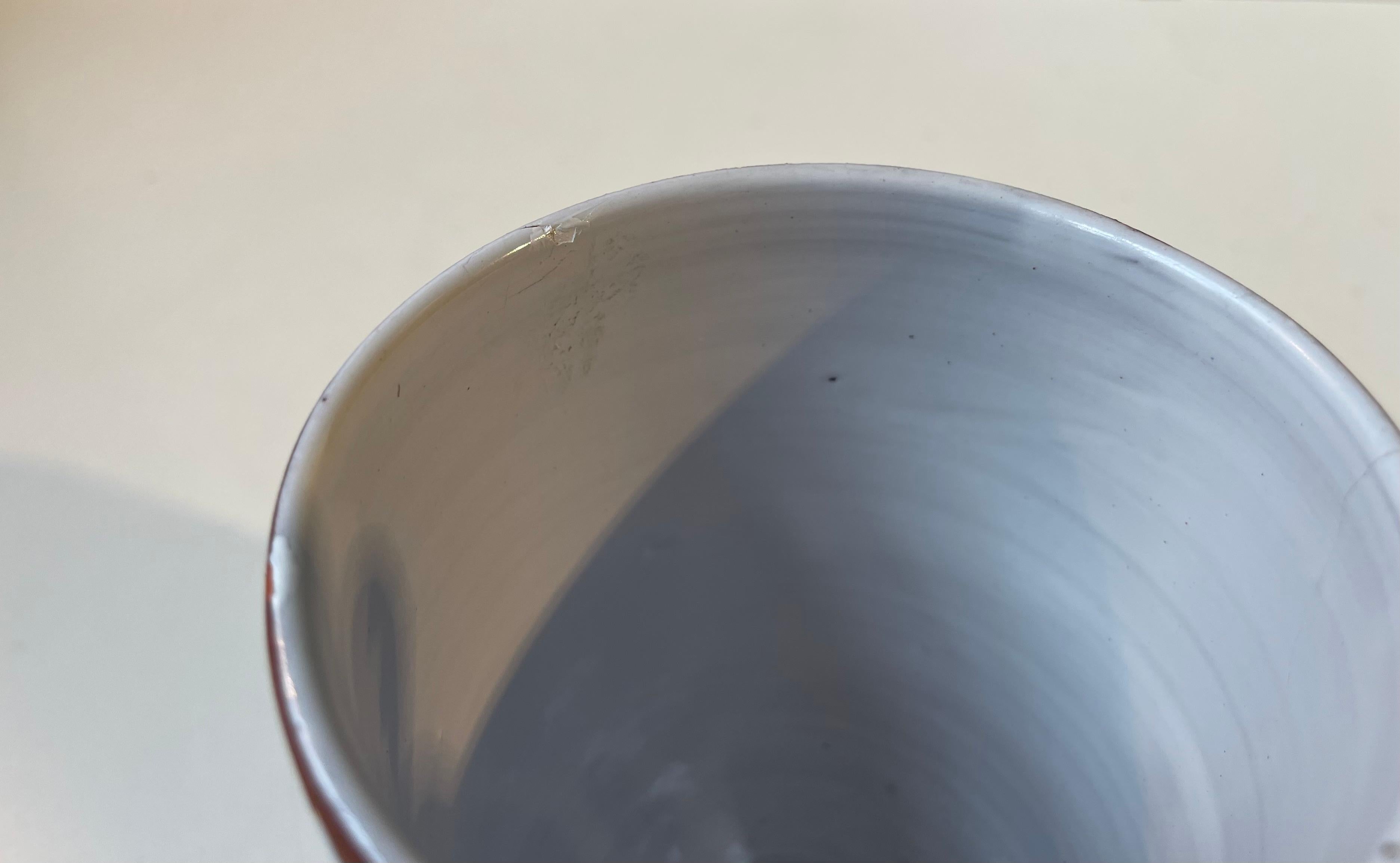 Edith Nielsen Keramikvase mit weißen Blumen für Zeuthen 1950er Jahre im Zustand „Gut“ im Angebot in Esbjerg, DK