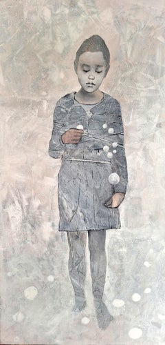 ''Burbujas'' Retrato Contemporáneo Holandés Niña con Vestido Gris y Burbujas
