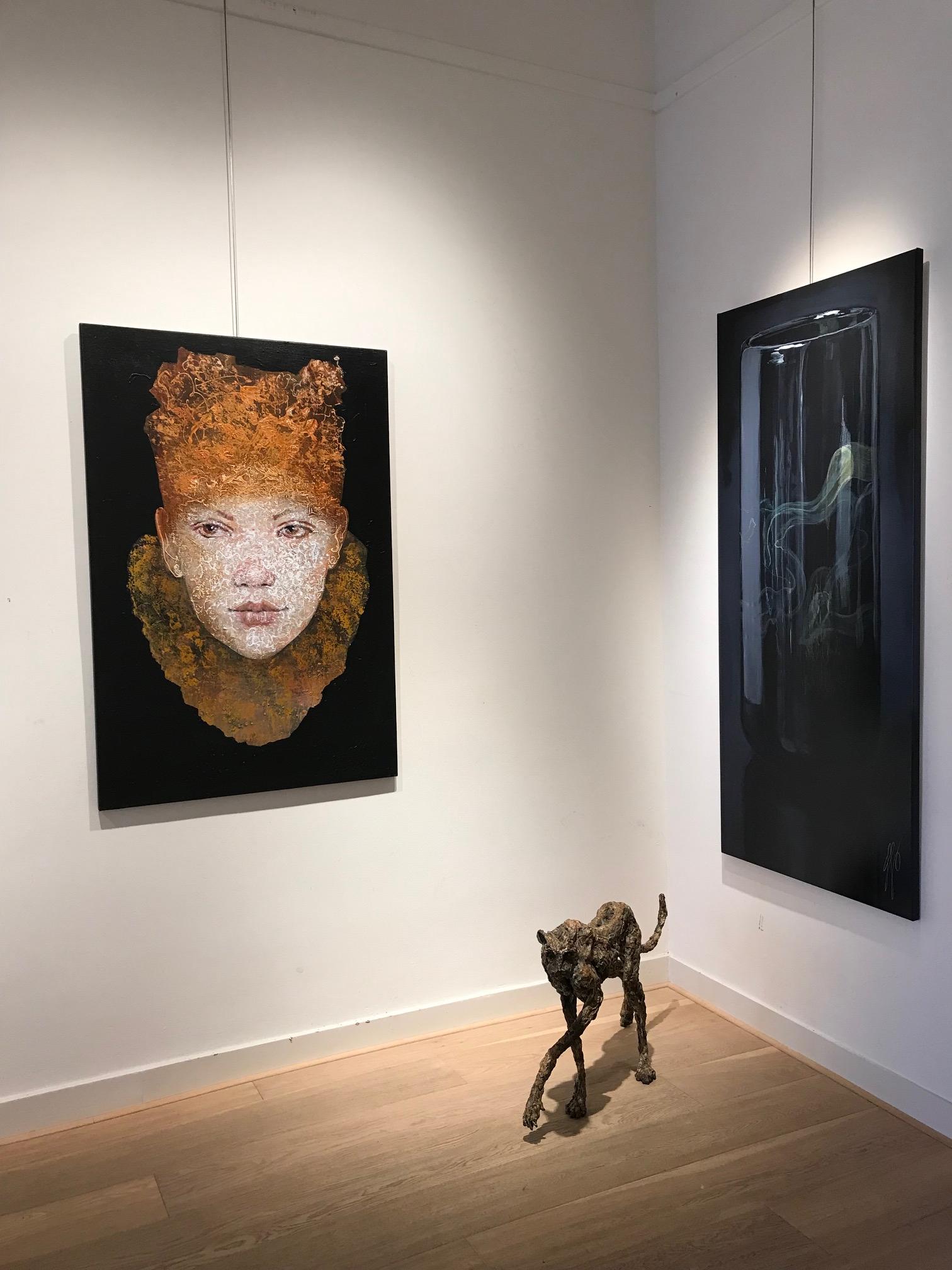 ''Girl'' Peinture hollandaise contemporaine d'une petite fille au chapeau jaune 5