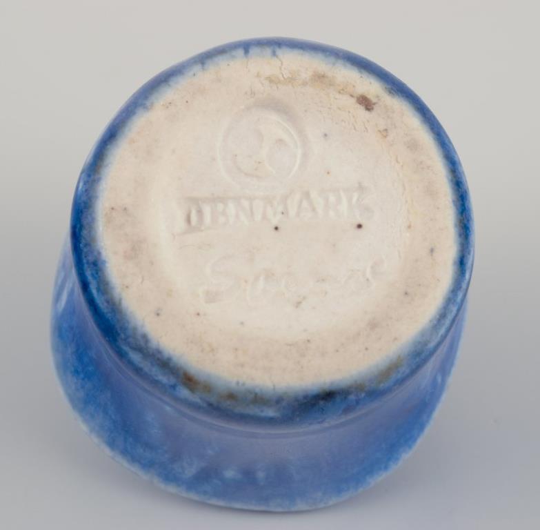 Metà XX secolo Edith Sonne Bruun per Saxbo, Danimarca. Coppia di portacandele in ceramica. in vendita