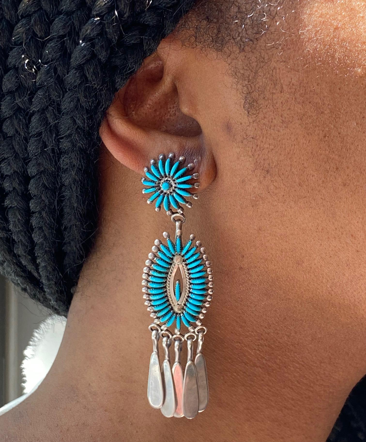 Edith Tsabetsaye Zuni Ohrringe aus Türkis und Sterlingsilber (Cabochon)