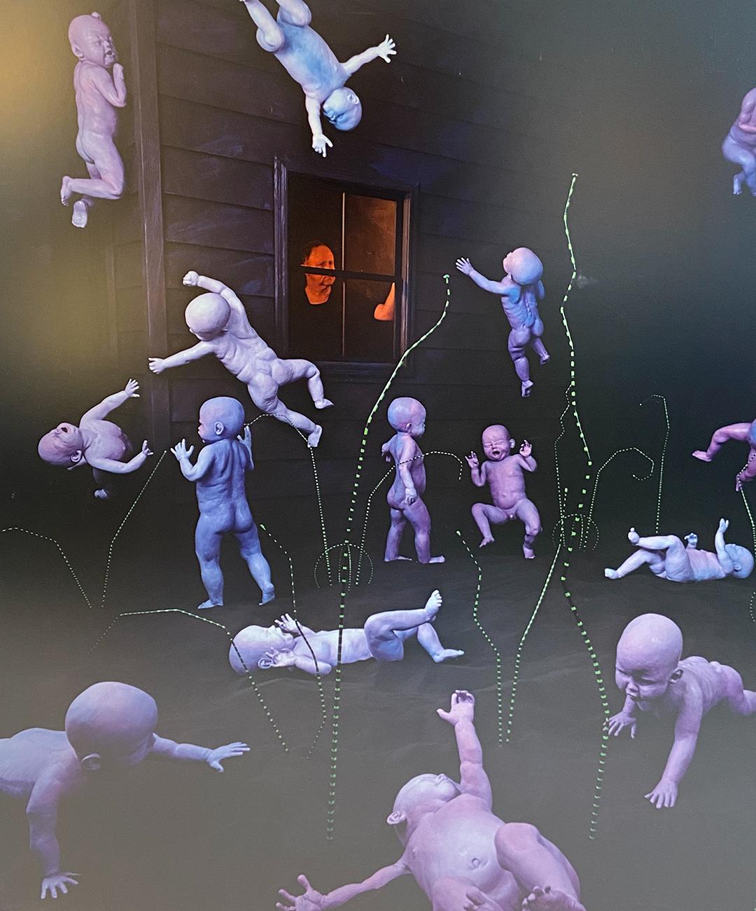 Fotografie von Sandy Skoglund 'Maybe Babies' Signierte und nummerierte Ausgabe
Sandy Skoglund (Amerikanerin, geb. 1946) Fotolithografie in limitierter Auflage. Unter dem Titel 