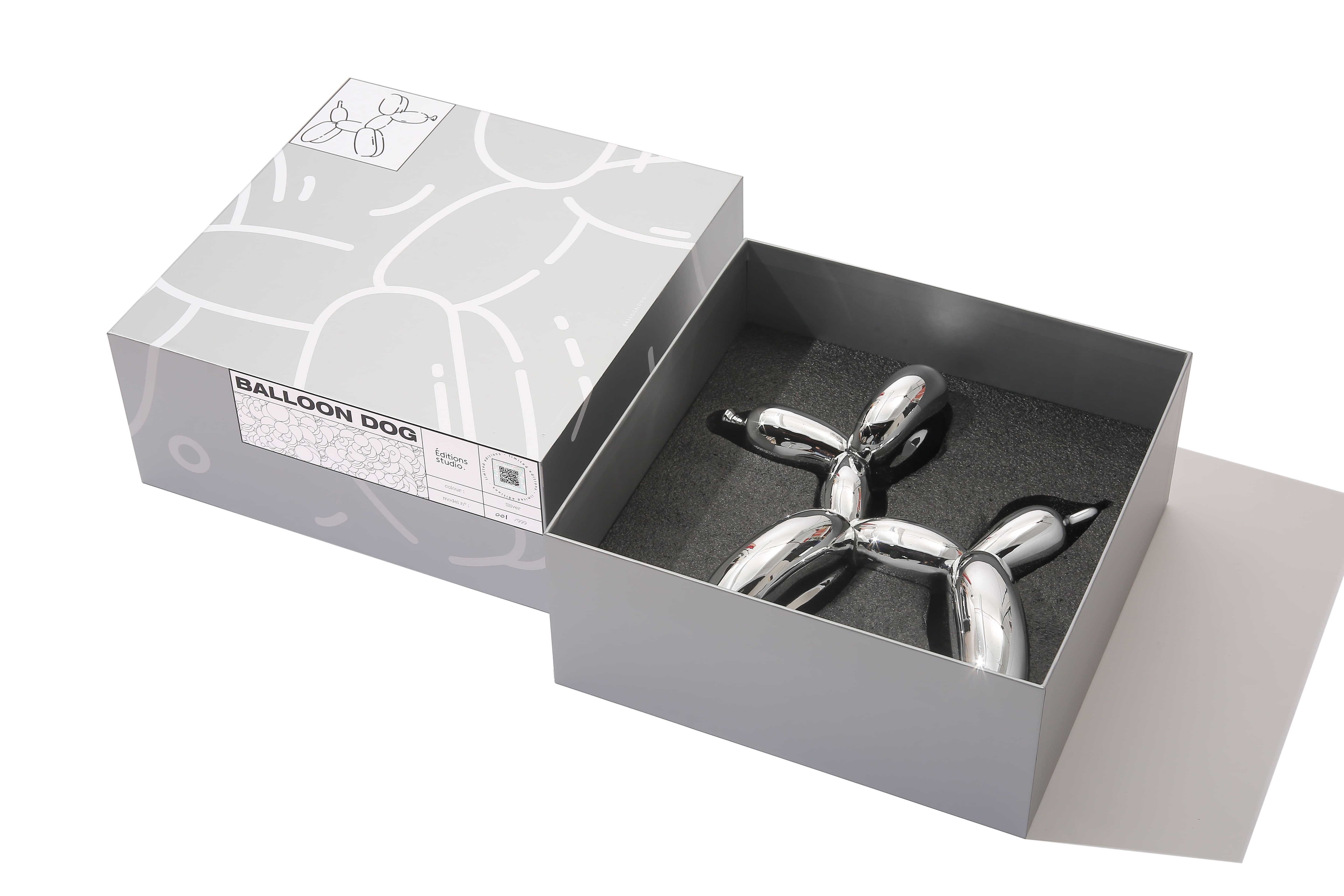 A rare metal version (Zinc Alloy) of the famous ”Balloon Dog” by Editions Studio
Delivered in its original box with hologram and unique QR code linked to its digital CoA
From a limited edition of 999, numbered under the foot of the dog, logo ÉS