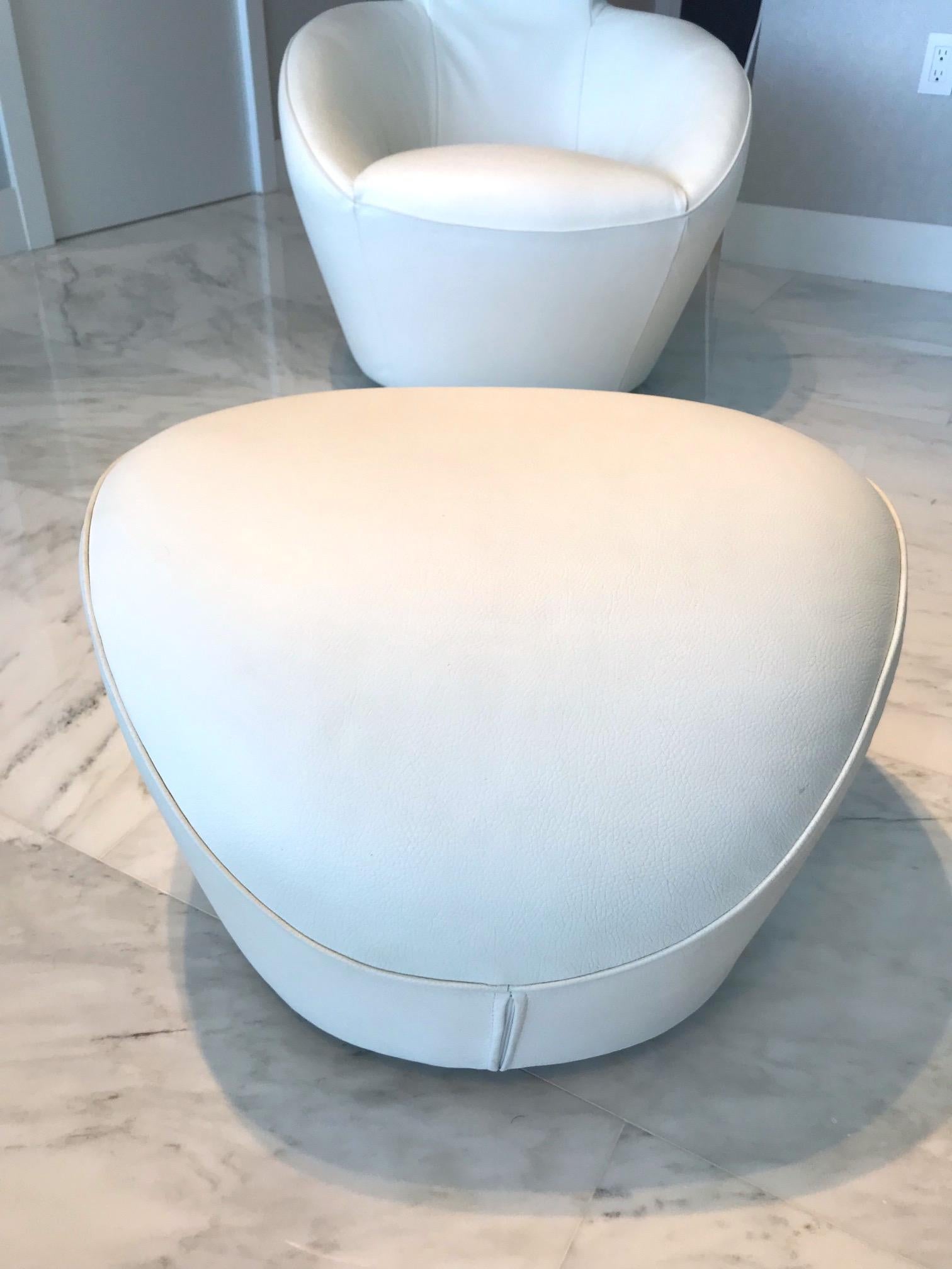 Moderne Pouf en cuir blanc moderniste Edito de Roche Bobois