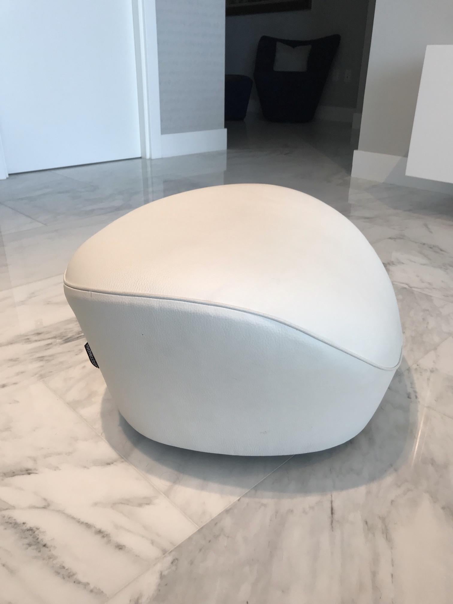Edito Swivel Lounge Chair in White Leather by Roche Bobois 3