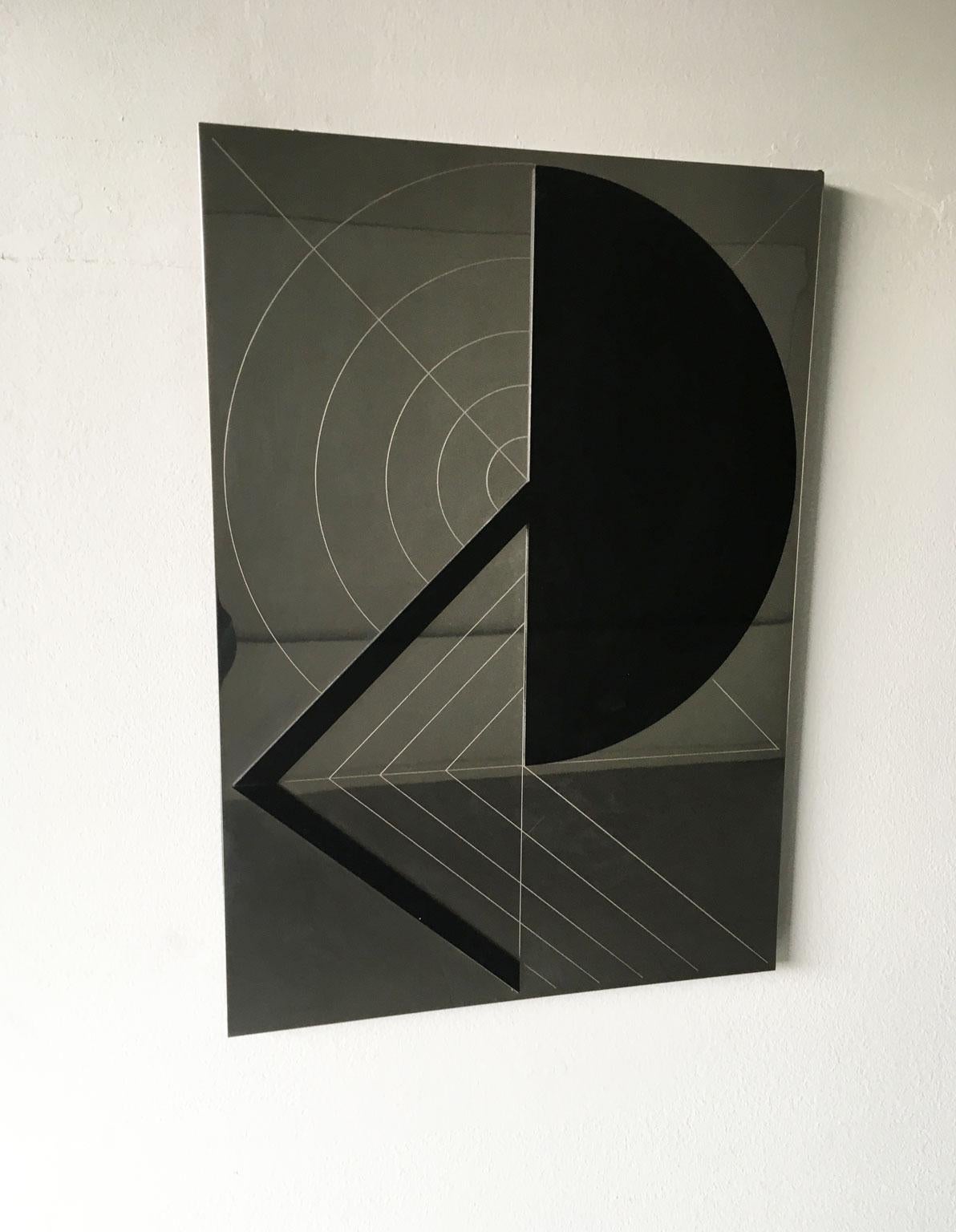 Brasiliano Edival Ramosa inciso in acciaio e plexiglass nero Linee di Gioia 12