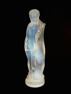 Edmond Etling et Cie - 'Nu aux Cheveux Longs' Opalescent Glass Statuette.