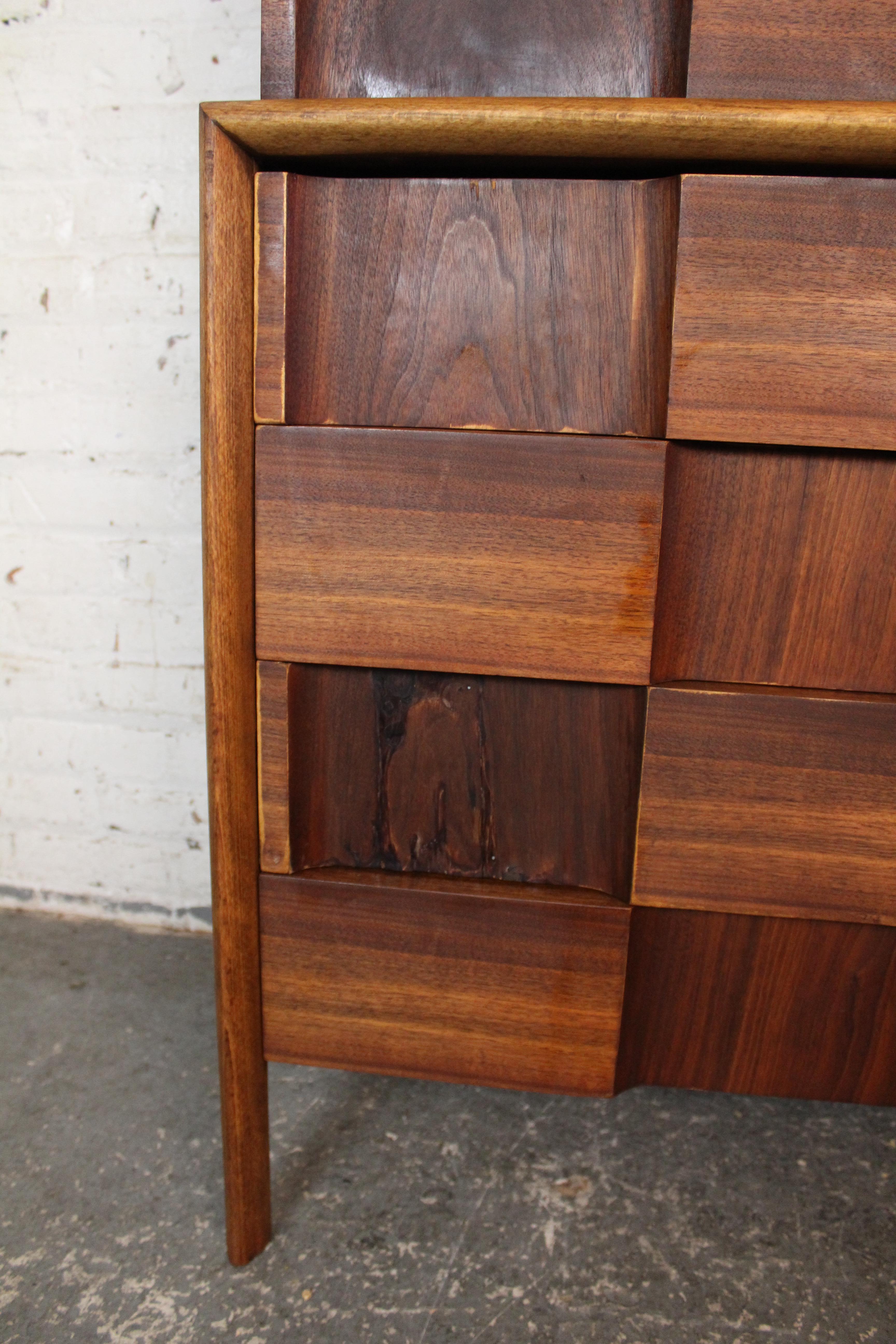 Edmond J. Spence Commode en damier en vente 6