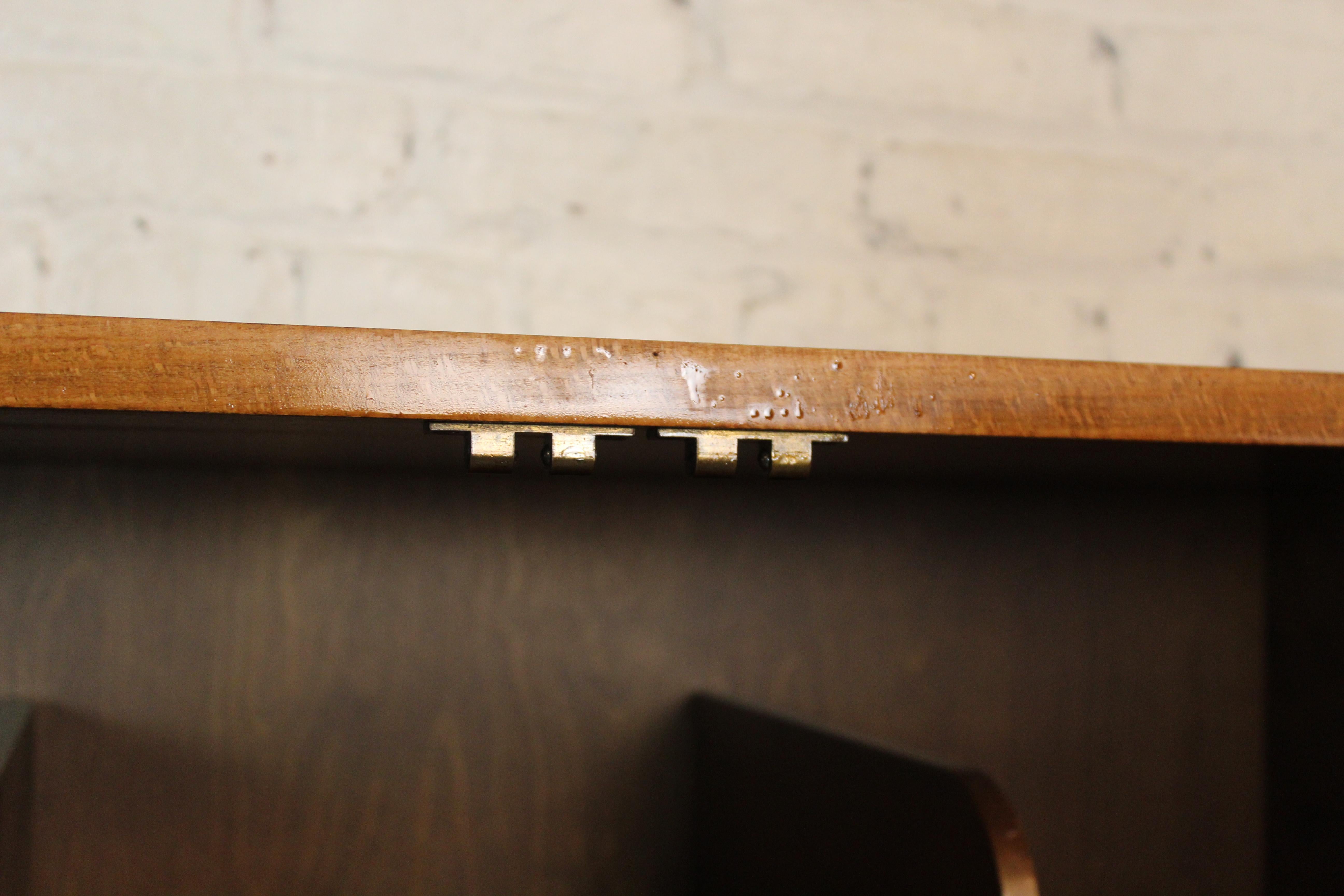 Edmond J. Spence Commode en damier en vente 9
